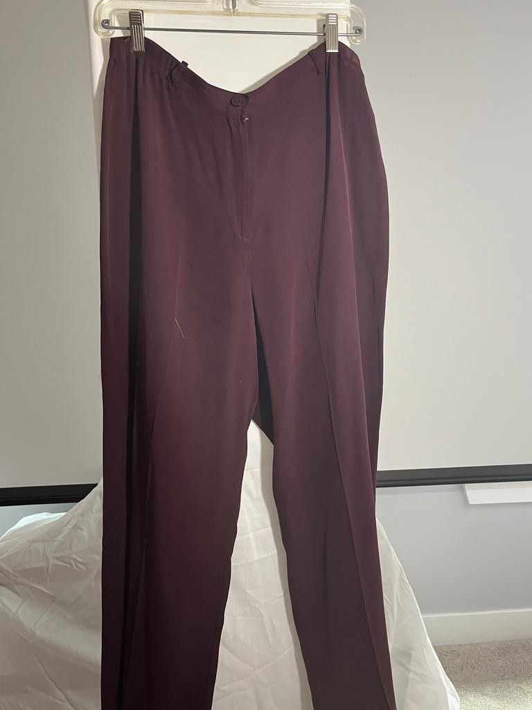 Designer Josephine Chaus Petite Silk Pants, Size 10 Size 32" / US 10 / IT 46 - 2 Thumbnail