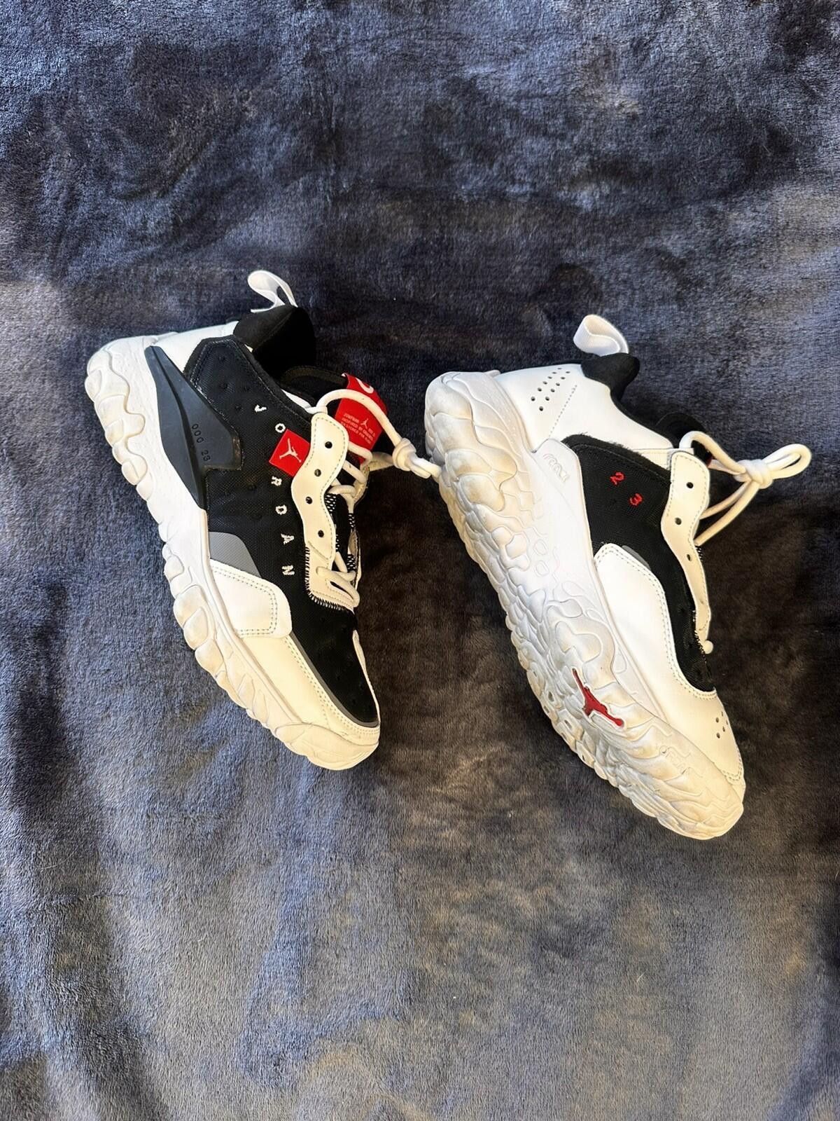 Jordan Brand Jordan Delta 2 React M 7.5 / W9 CV8121-011 Chicago Bulls Size US 7.5 / EU 40-41 - 9 Thumbnail