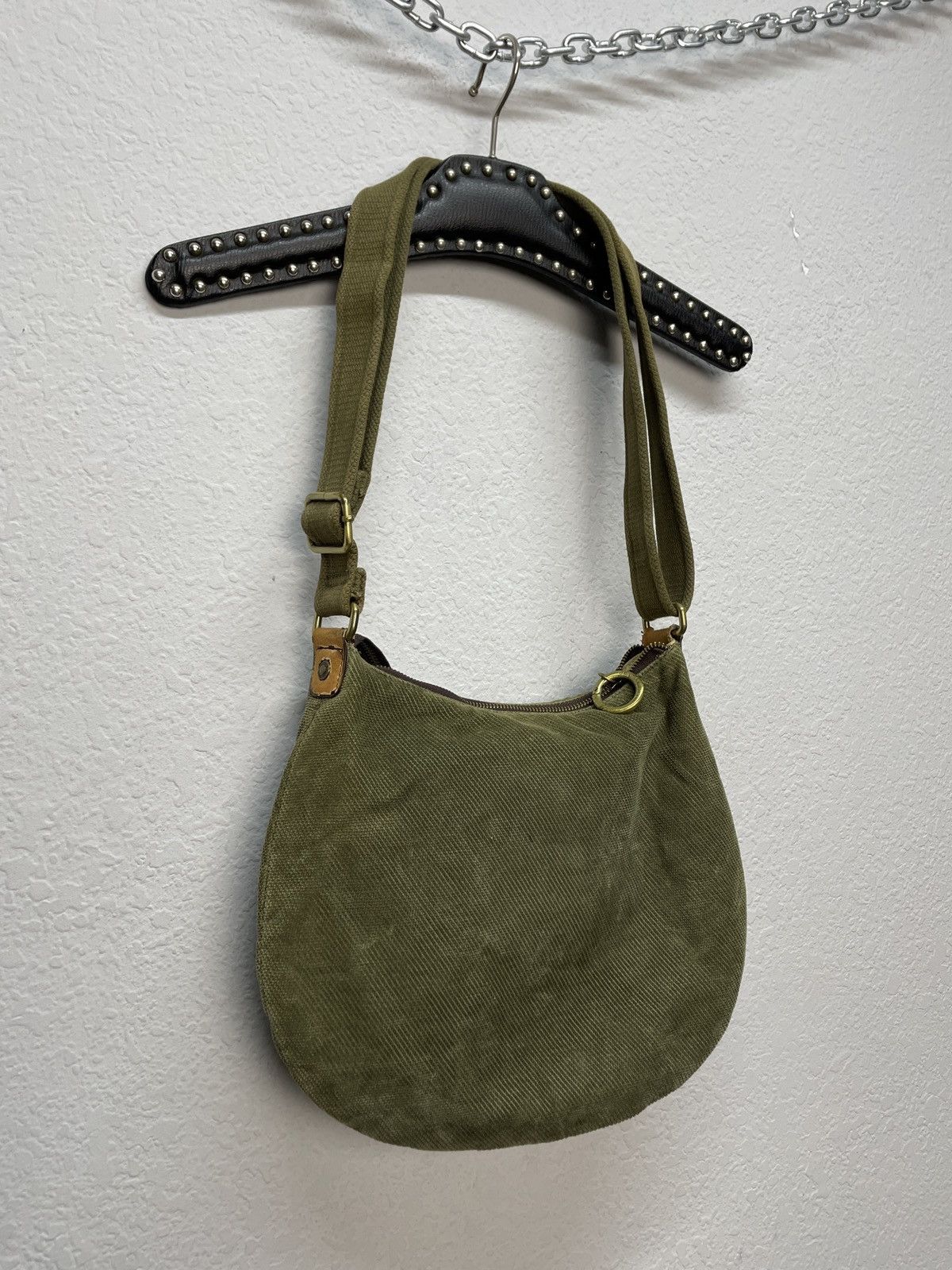 Vintage Vintage Y2K Calvin Klein Velvet Shoulder Bag Size ONE SIZE - 22 Thumbnail