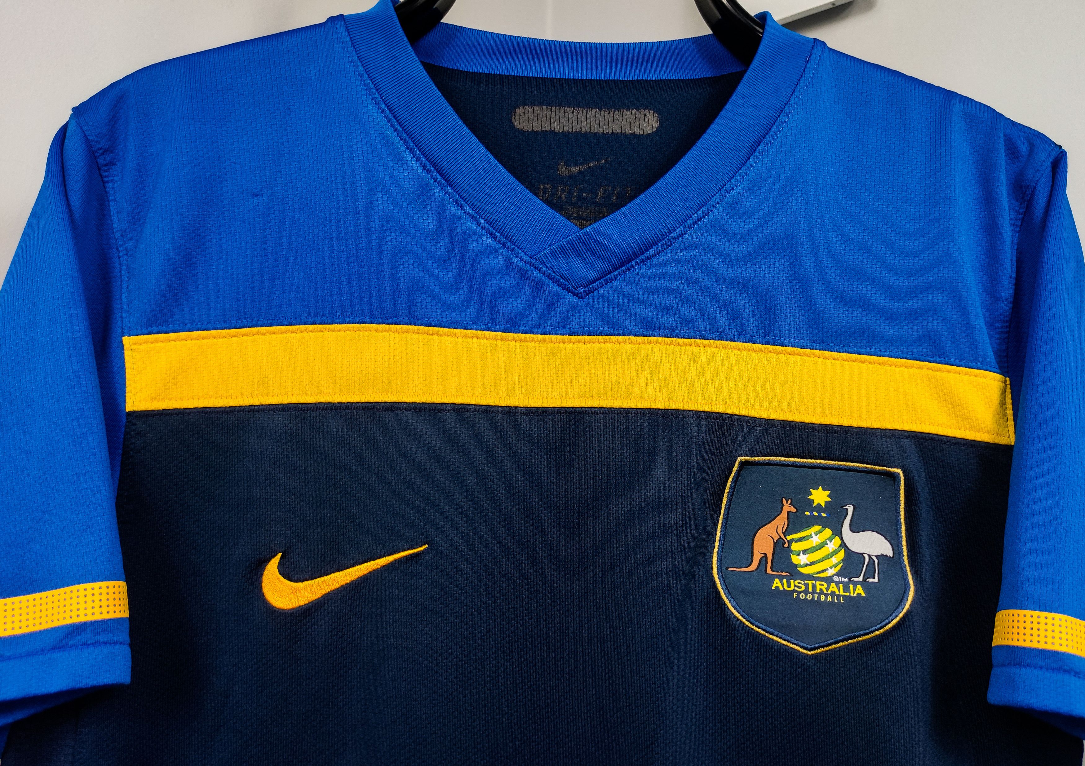 Nike Australia 2010 2011 Nike Away Shirt Kit Jersey Sydney Size US M / EU 48-50 / 2 - 5 Thumbnail