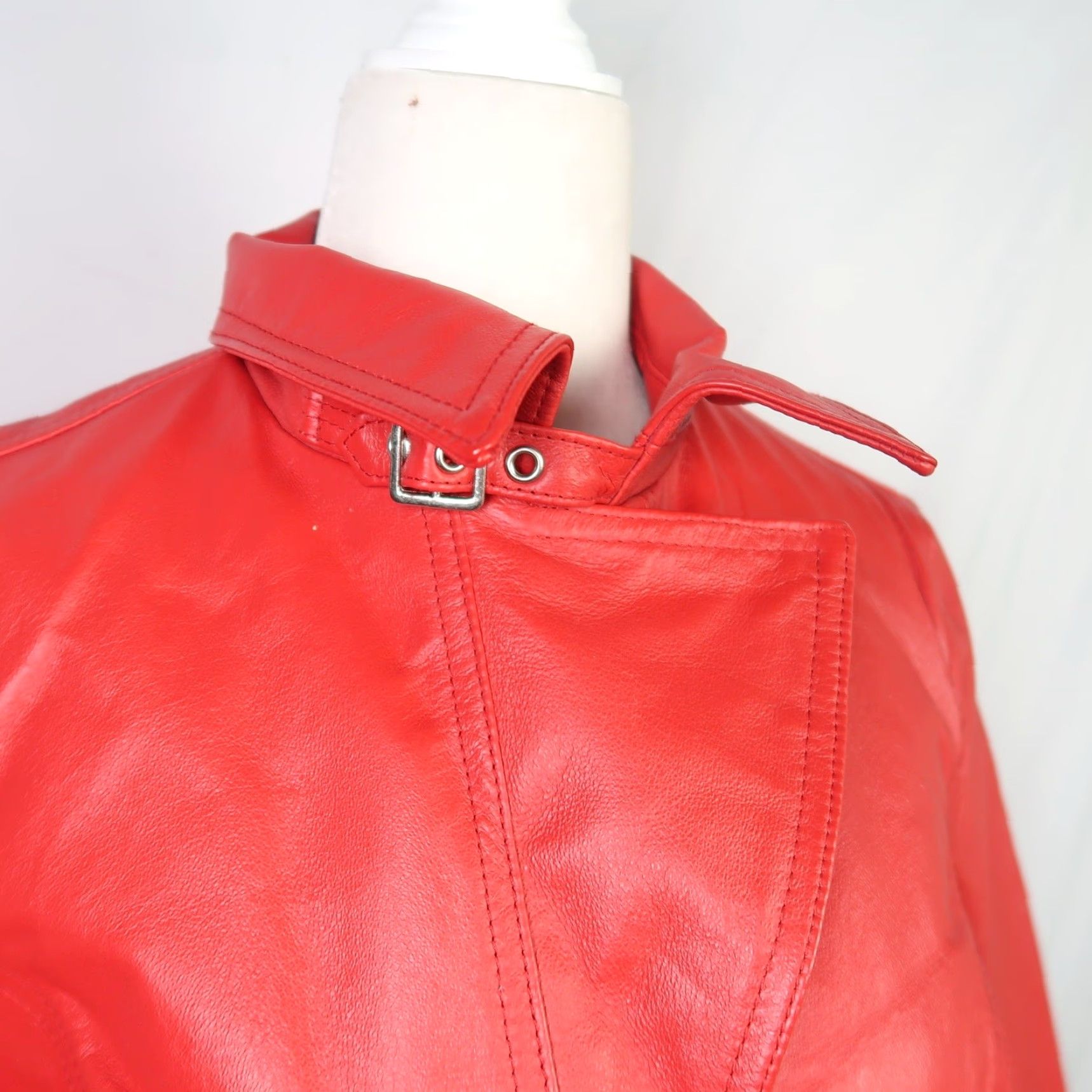 Vintage Cami Red Leather Button Front Jacket Womens 10 Regular Short Long Sleeve Biker Solid Vintage? Size L / US 10 / IT 46 - 6 Thumbnail
