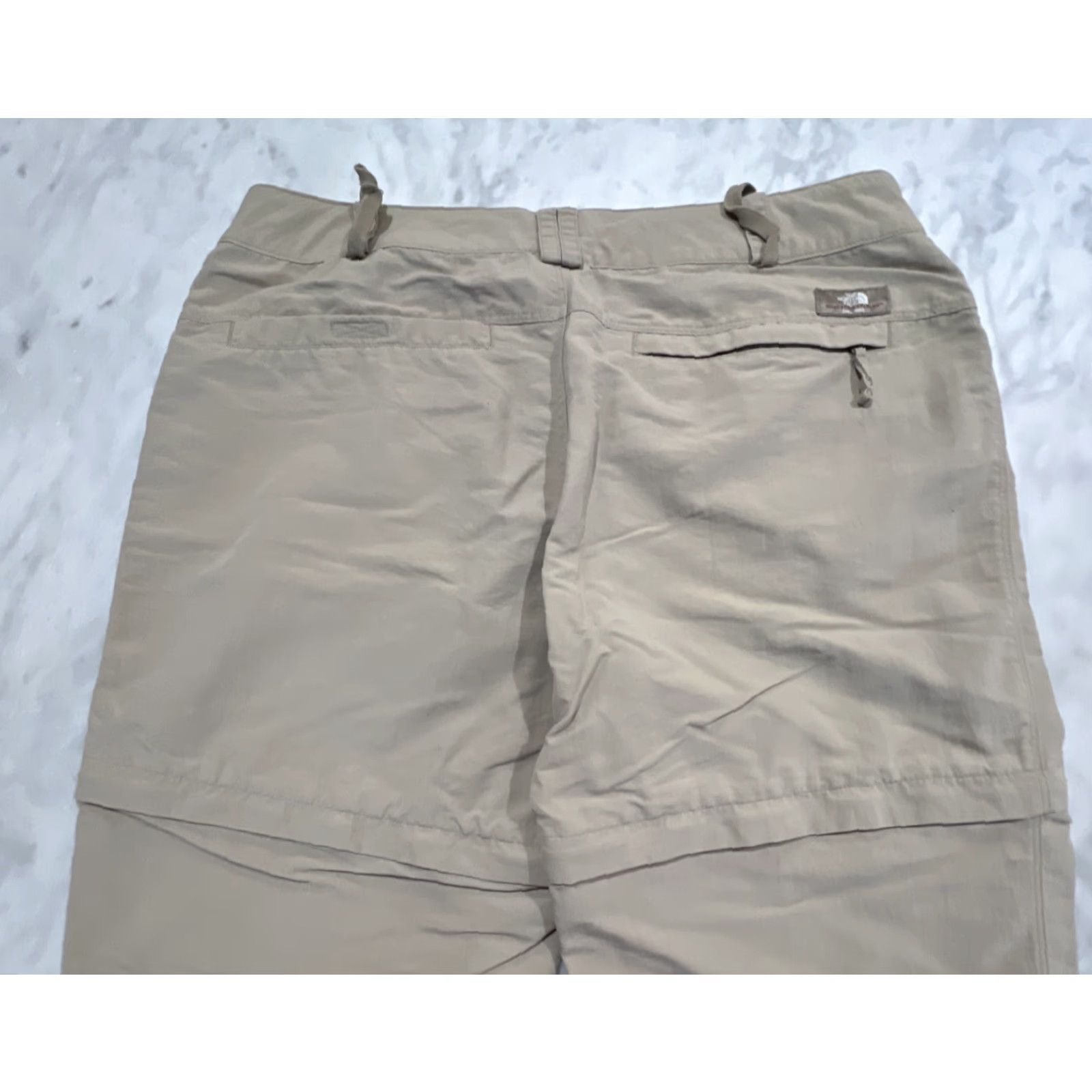 The North Face THE NORTH FACE Lightweight Convertible Pants Women's Size 14 Beige Cargo Zip Off Outdoor Size 36" / US 14 / IT 50 - 4 Thumbnail