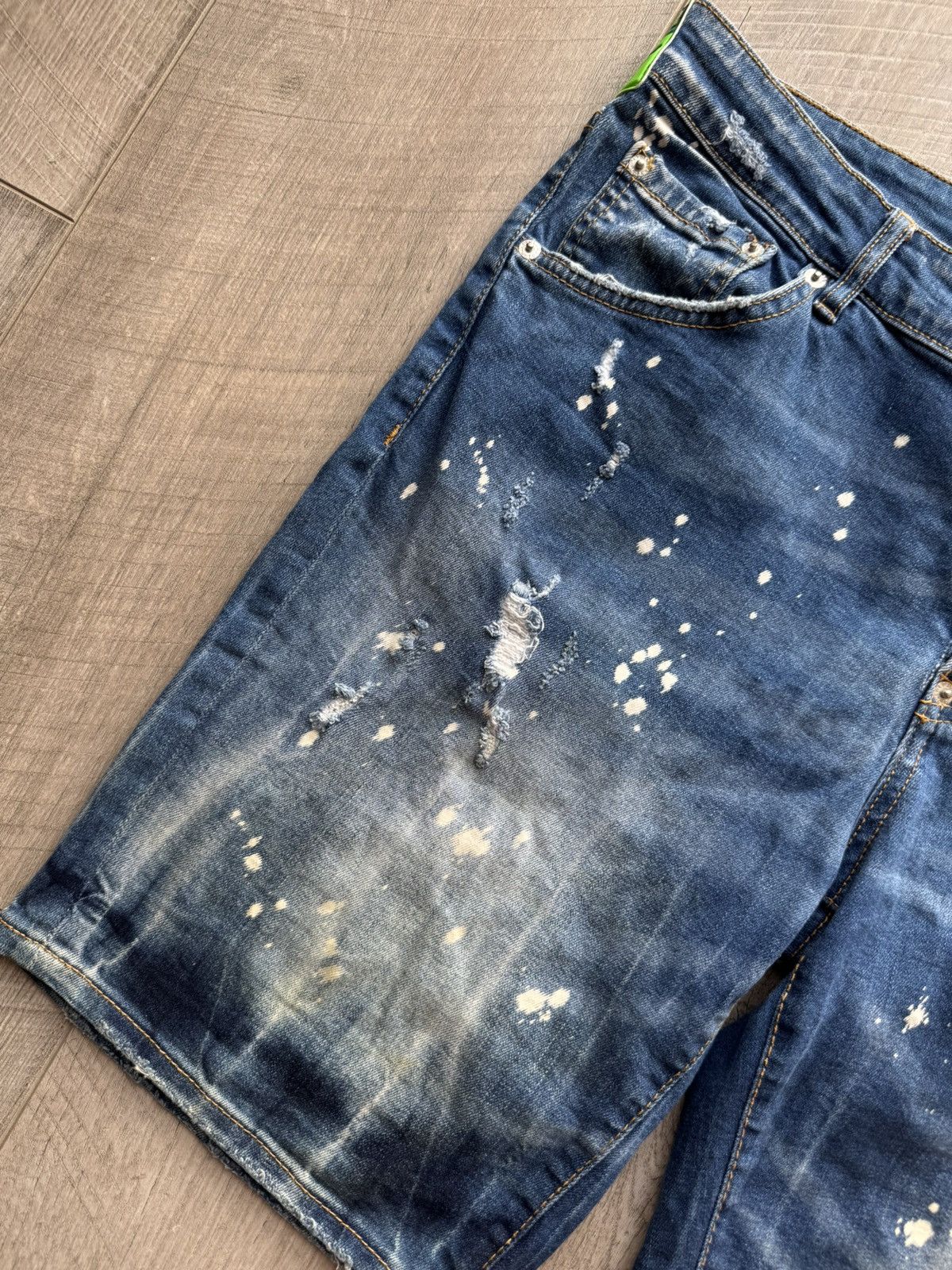 Dsquared2 Dsquared2 shorts distressed denim made in Italy y2k Size US 40 / EU 56 - 4 Thumbnail