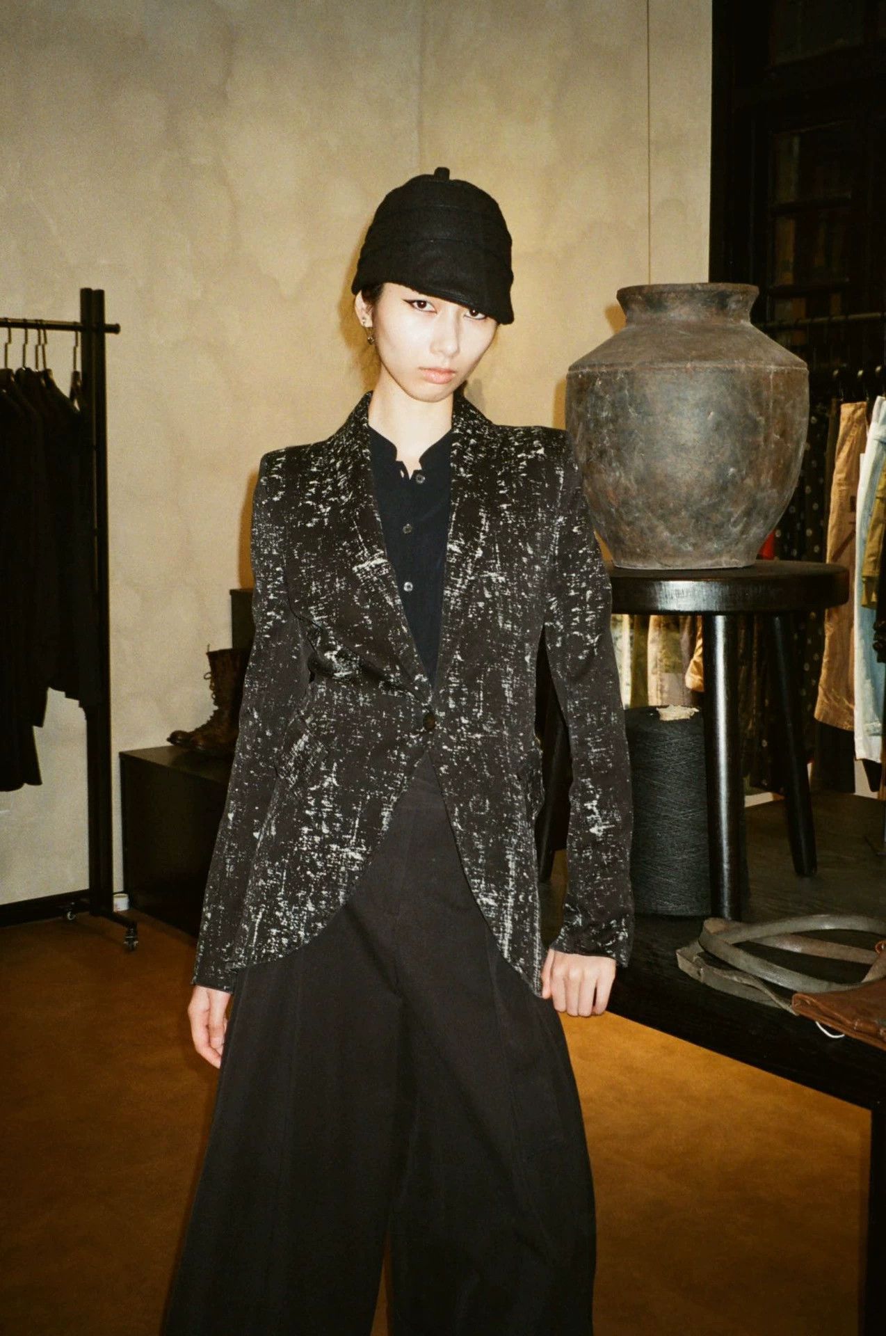 Other Vintage Italian Ink-Splatter Slim Blazer with Elegant Shoulder Pads Size XS / US 0-2 / IT 36-38 - 2 Thumbnail