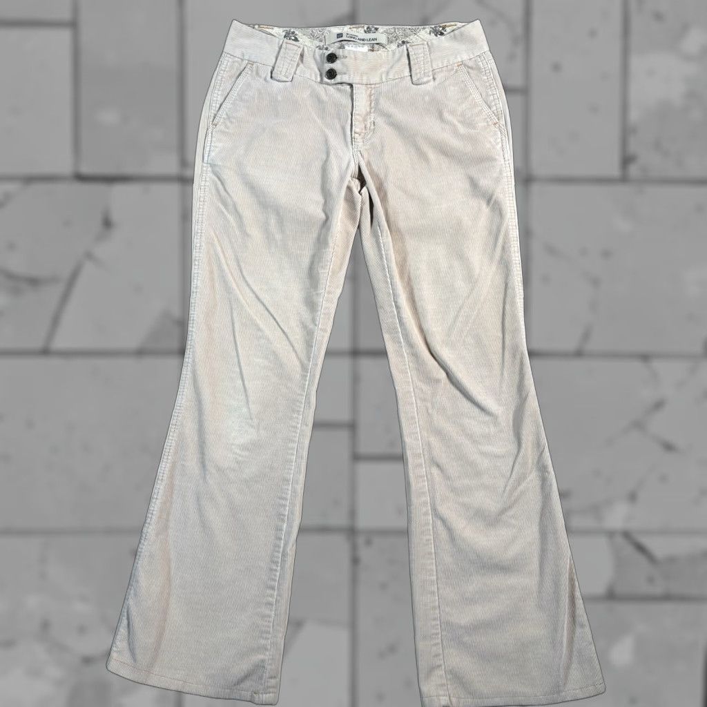 VINTAGE Gap Corduroy Pants Womens 6L Long And Lean Low Rise Flared Cream Beige 90s Bohemian City Casual Classic Pants Womens