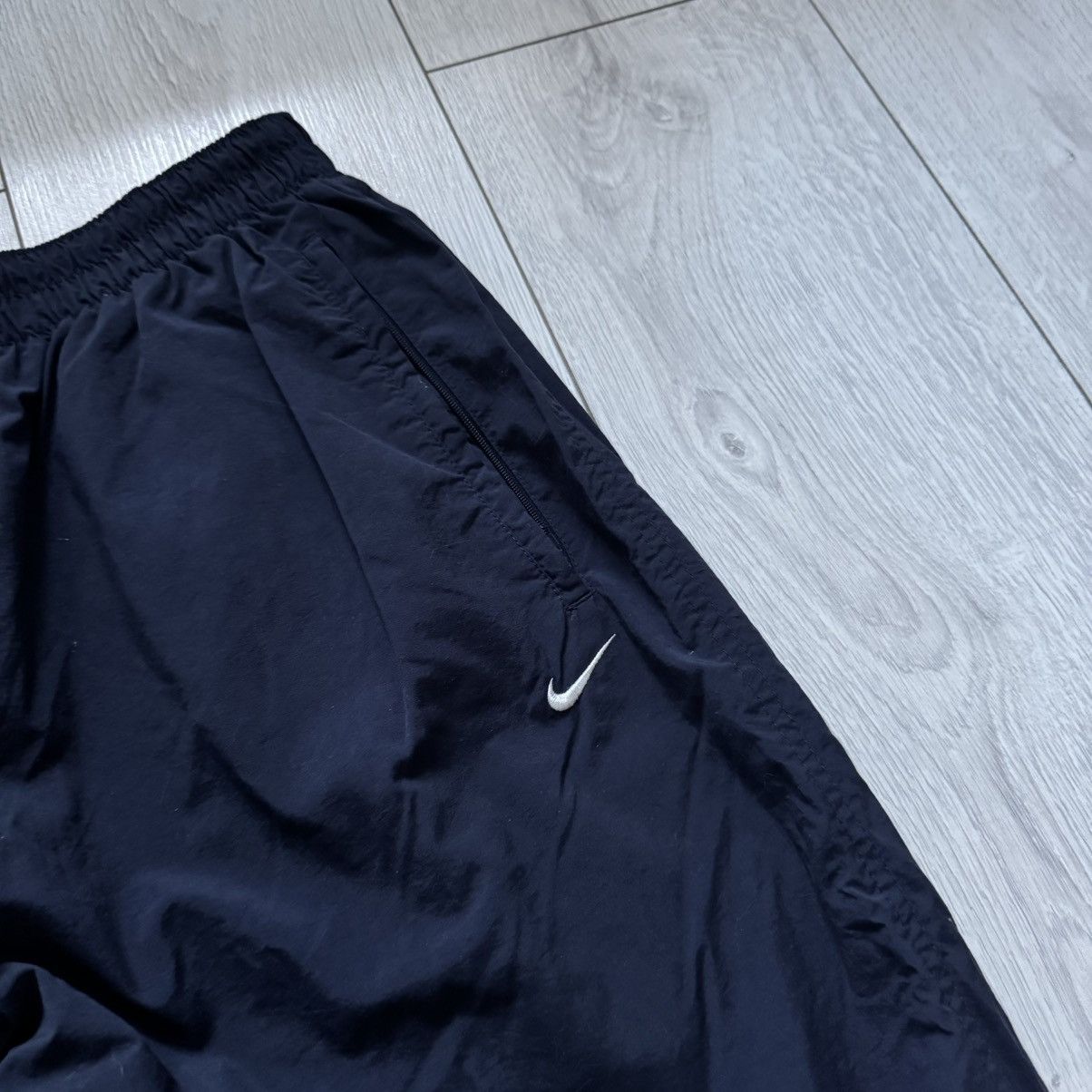 Nike Vintage nike track pants y2k gorpcore parachute navy Size US 36 / EU 52 - 2 Thumbnail