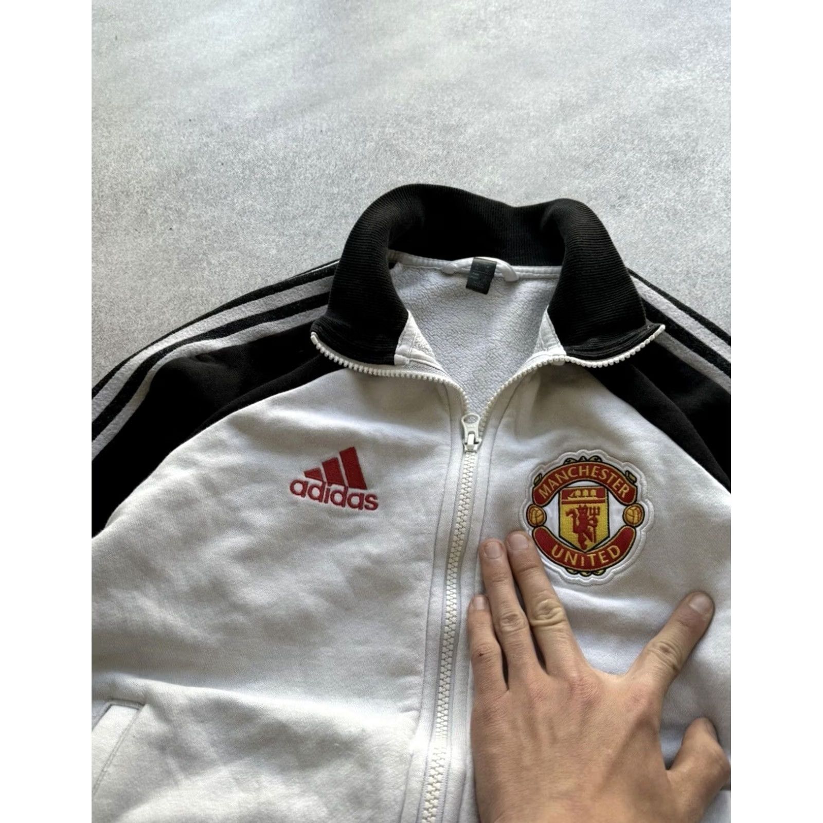 Adidas VINTAGE Adidas Manchester United Football soccer full zip sweatshirt XS White Mens Size US XS / EU 42 / 0 - 5 Thumbnail