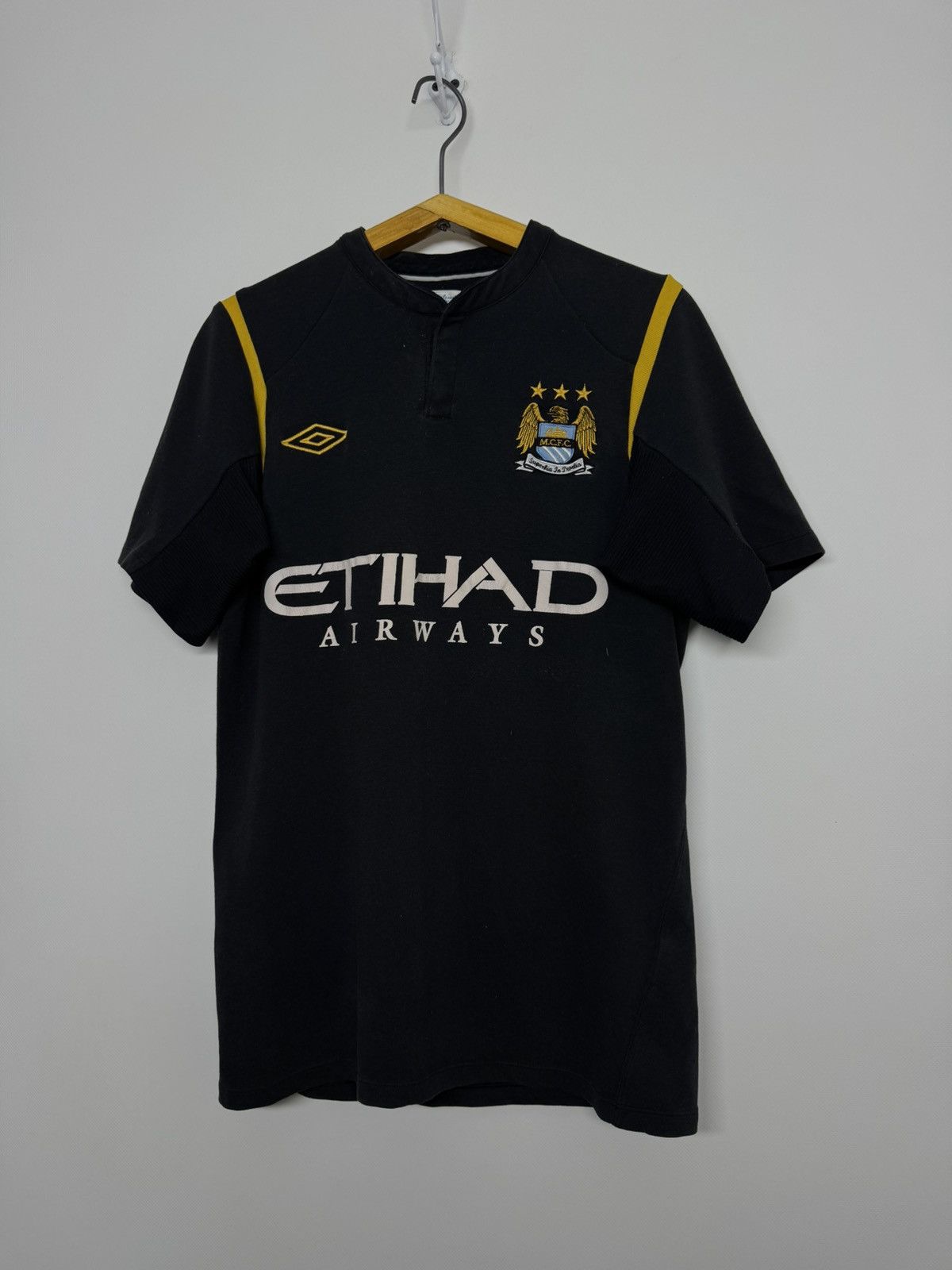 Umbro Vintage Umbro Manchester City 2009 Away Shirt Soccer Jersey Size US S / EU 44-46 / 1 - 1 Thumbnail