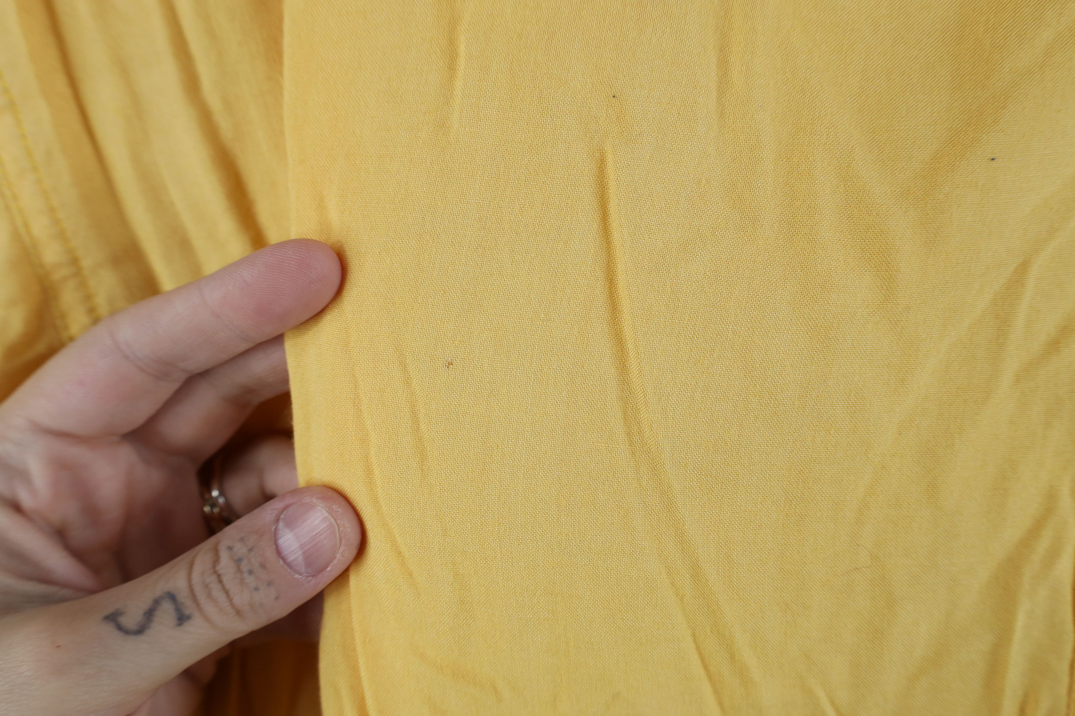 Vintage Vintage 90s Streetwear Rayon Gabardine Pocket T-Shirt Yellow Size US S / EU 44-46 / 1 - 6 Thumbnail