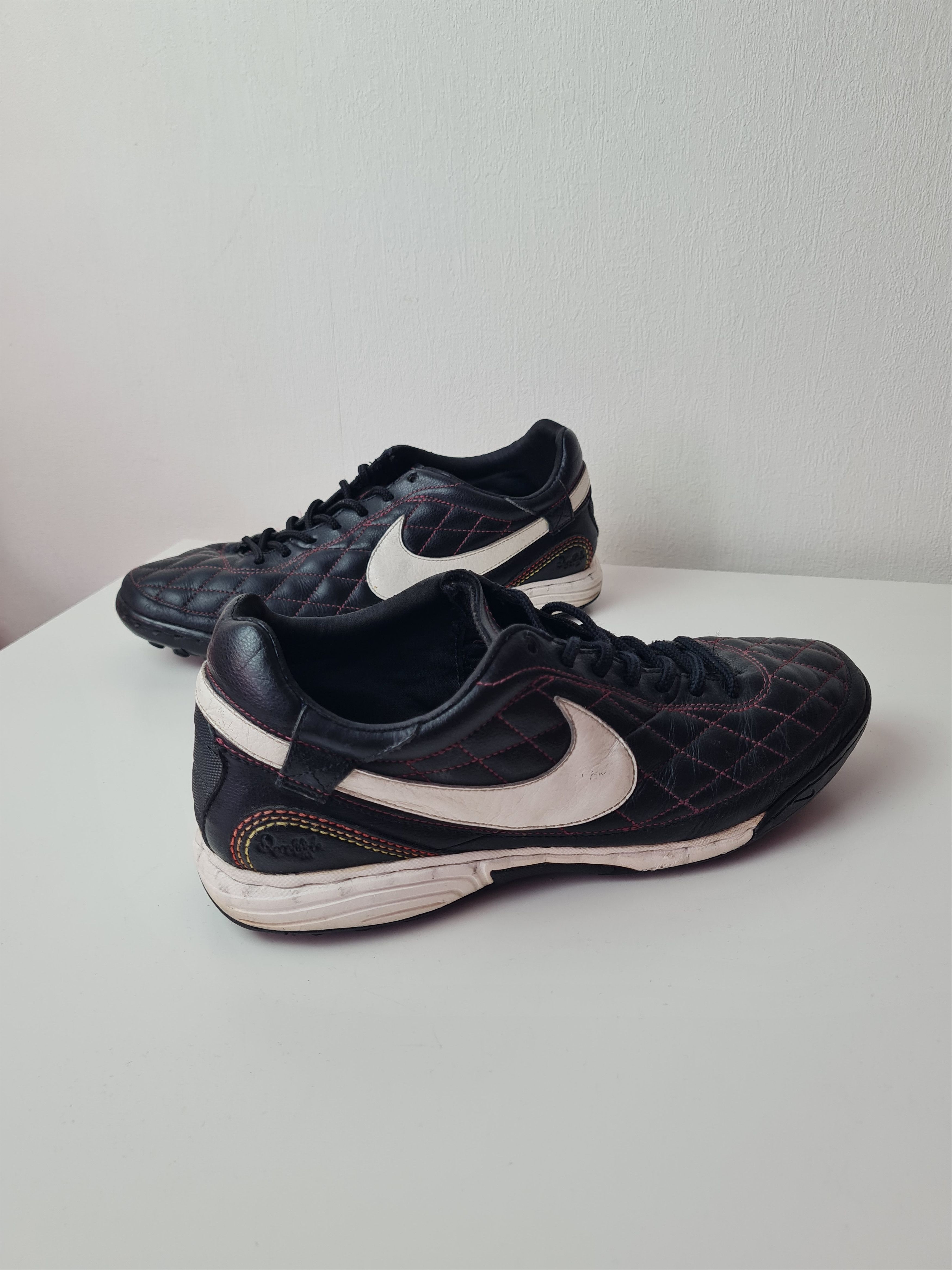 Nike Football Soccer Nike Tiempo R10 Ronaldinho Dois TF Indor Size US 8.5 / EU 41-42 - 5 Thumbnail