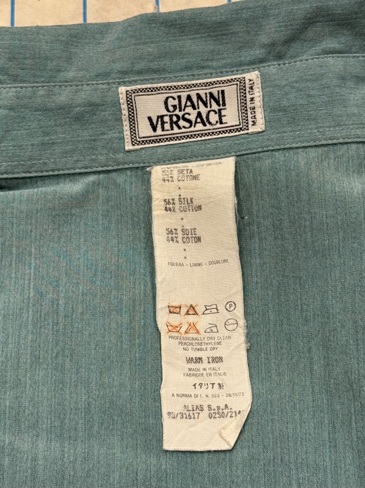 Versace Vintage Gianni Versace Rare Single Colour Blue Silk ButtonUp Size US L / EU 52-54 / 3 - 8 Thumbnail