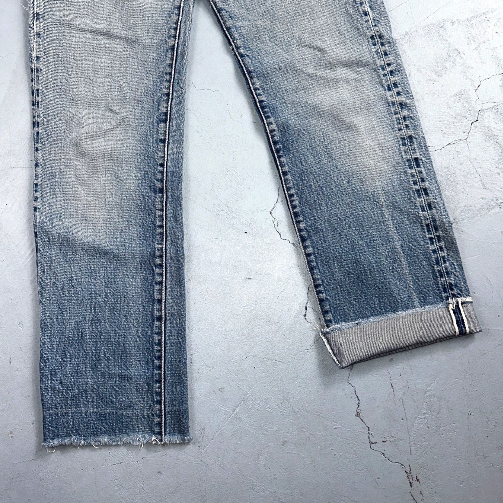 Levi's VINTAGE Levi's 501 Jeans Men Adult XX Light Wash 80s USA Straight Fit 29x25 Denim Size US 26 / EU 42 - 3 Thumbnail