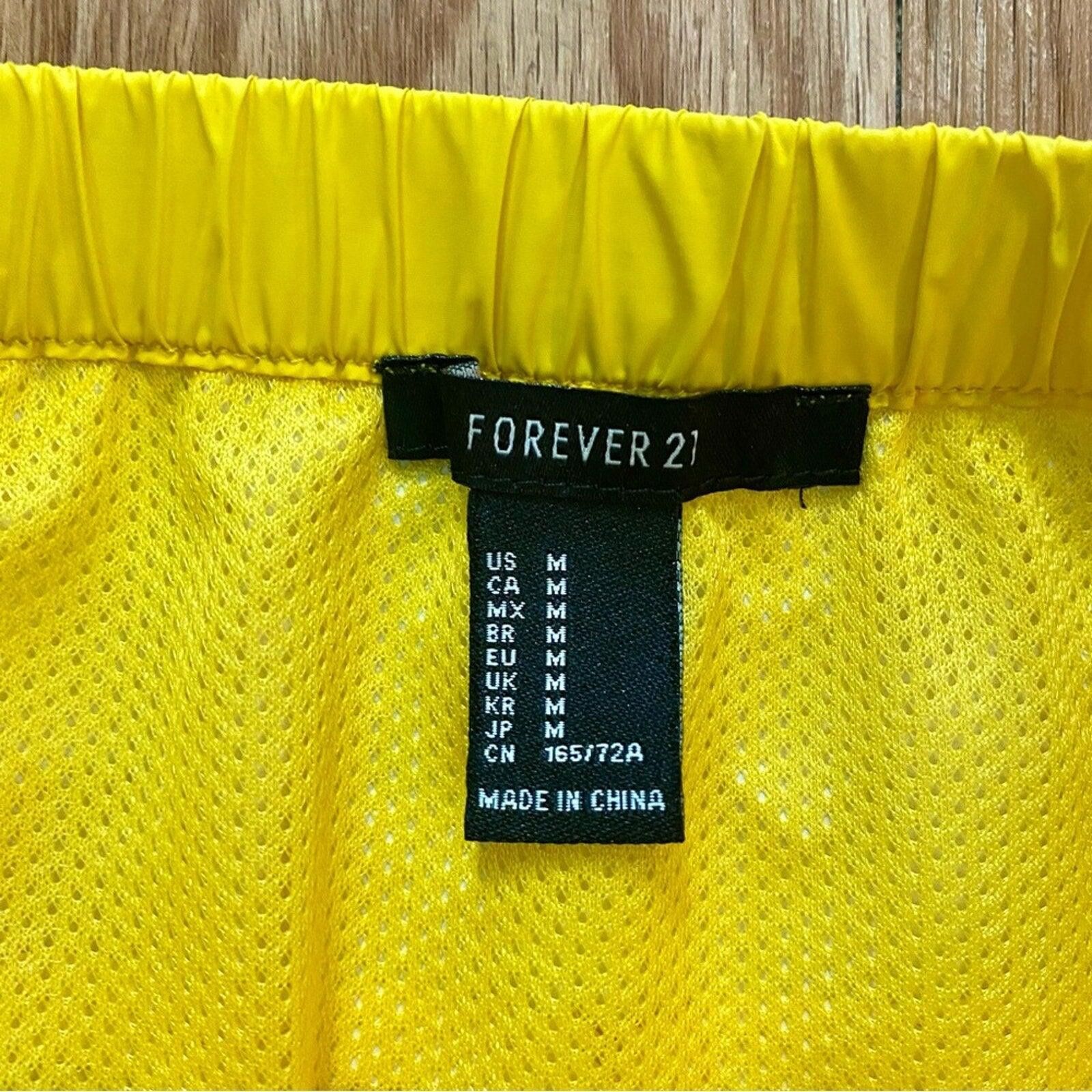 Forever 21 Forever 21 Yellow Raincoat Mini Skirt Y2K Womens Medium Size 32" / US 10 / IT 46 - 7 Thumbnail