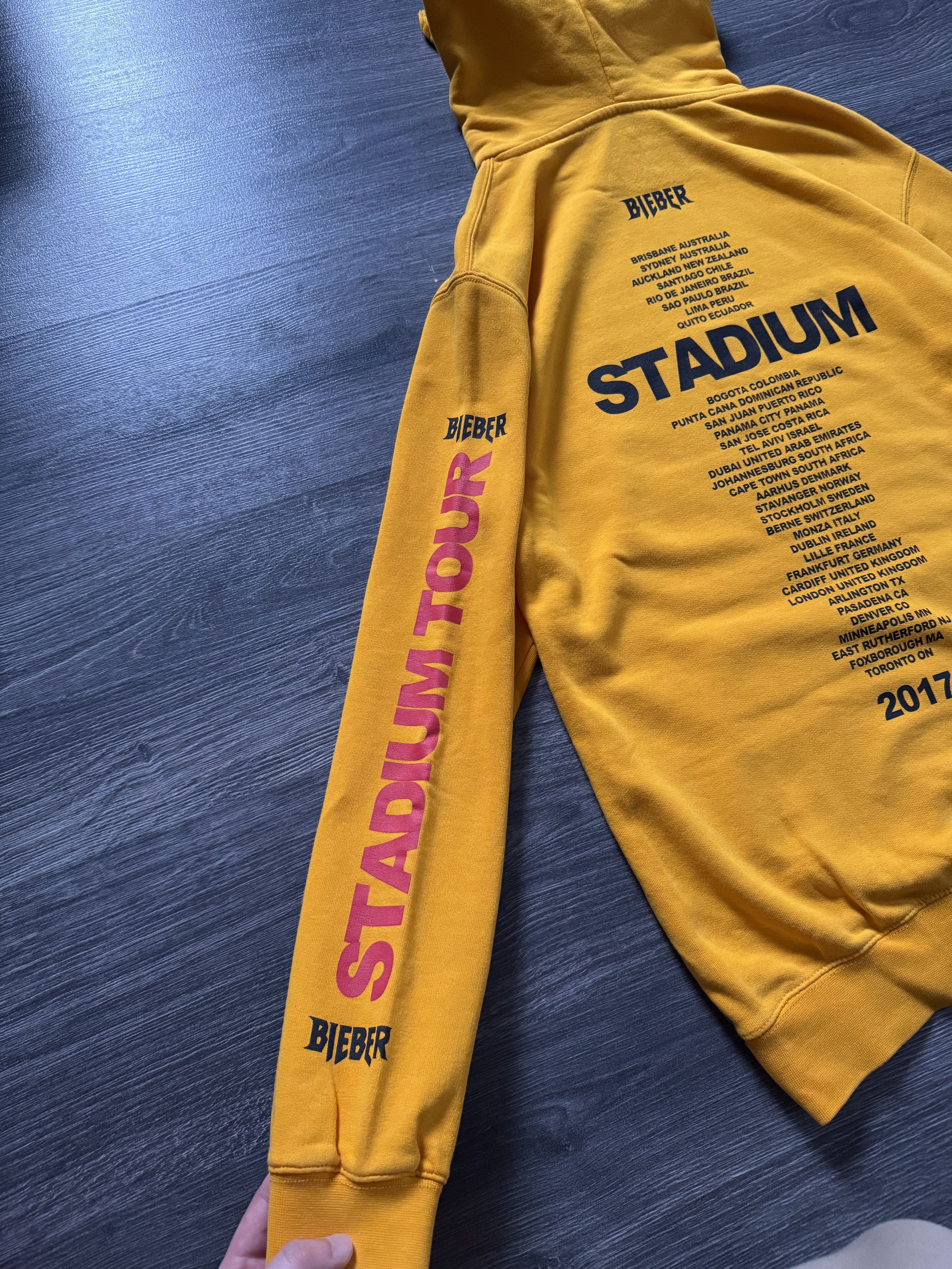Justin Bieber Justin Bieber H&M Stadium Purpose Tour Yellow Hoodie Size US L / EU 52-54 / 3 - 3 Thumbnail