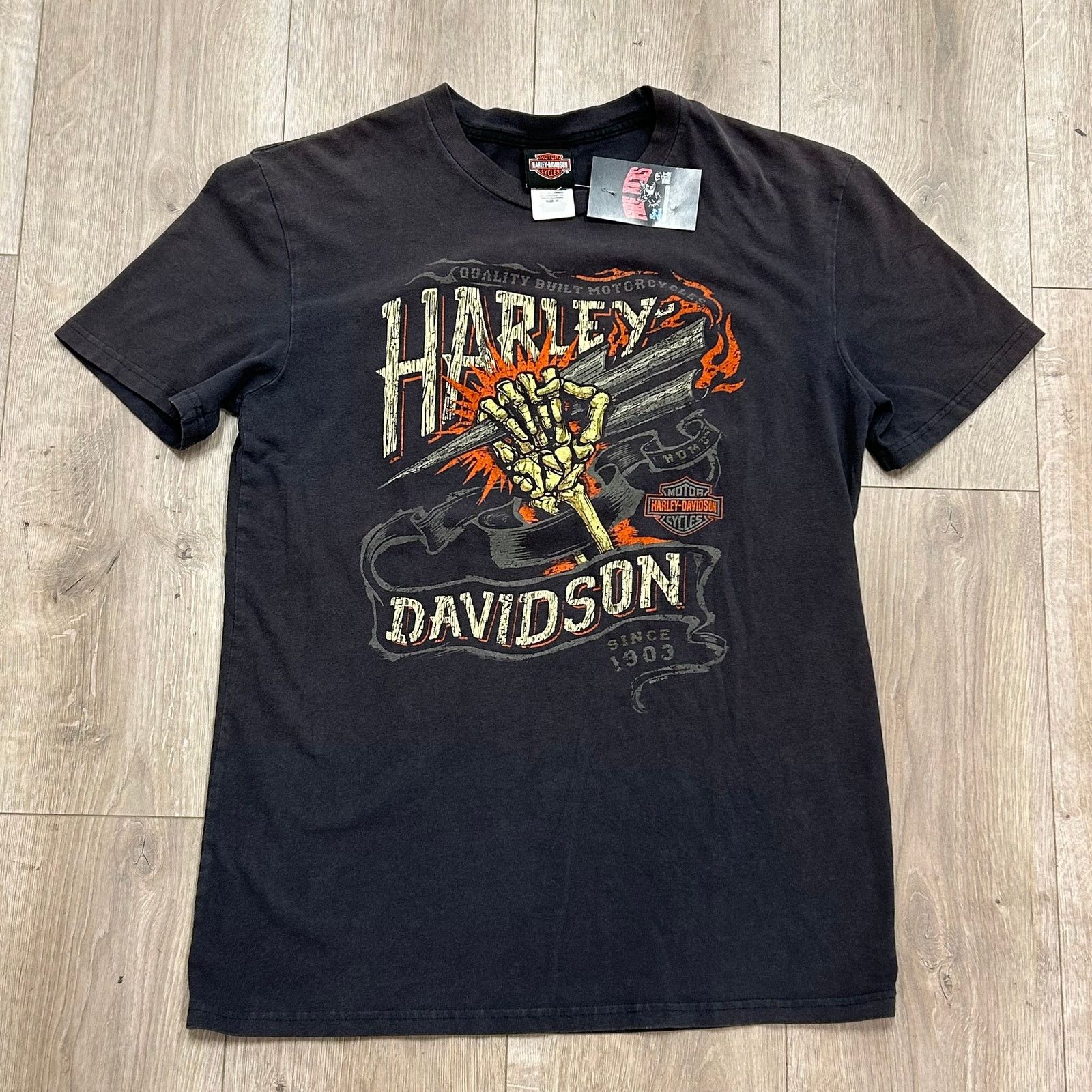 Harley Davidson 2017 Harley Davidson Skeleton Hand Daytona Tee Gray Medium M Size US M / EU 48-50 / 2 - 1 Thumbnail