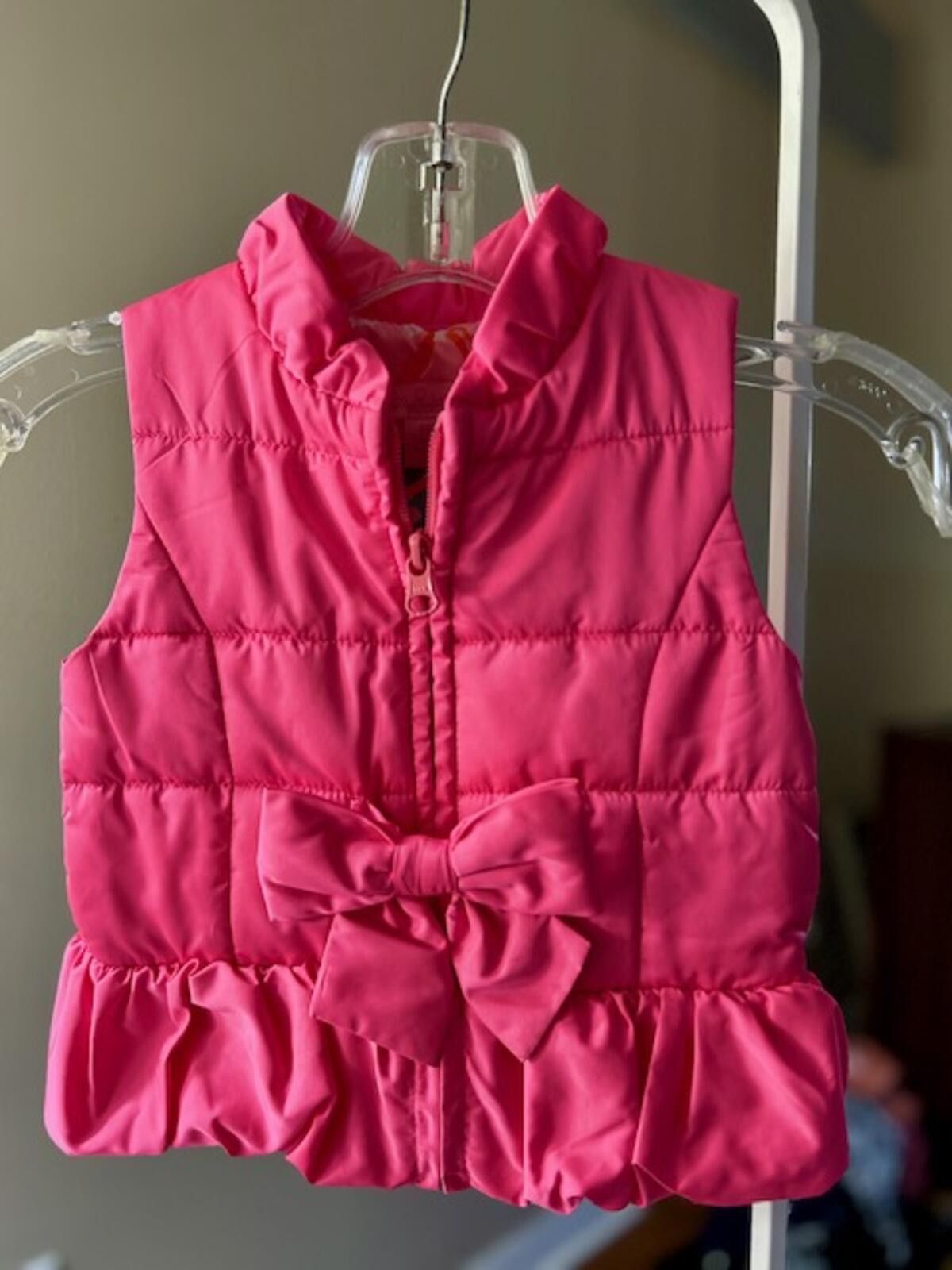 Other Lilly Pulitzer Pink Puffer Vest Bow Detail Girls XS (2/3) Size XS / US 0-2 / IT 36-38 - 1 Thumbnail