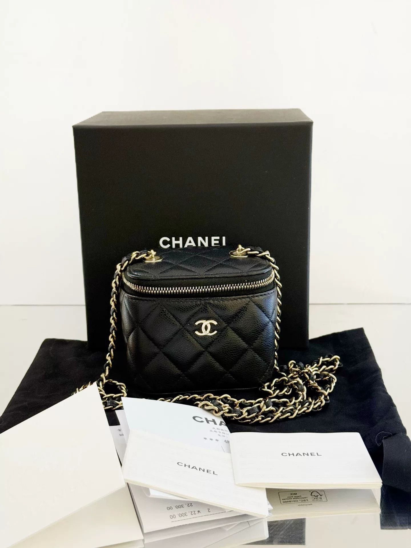 Chanel Pre-loved Bag Very good condition Size ONE SIZE - 1 Thumbnail