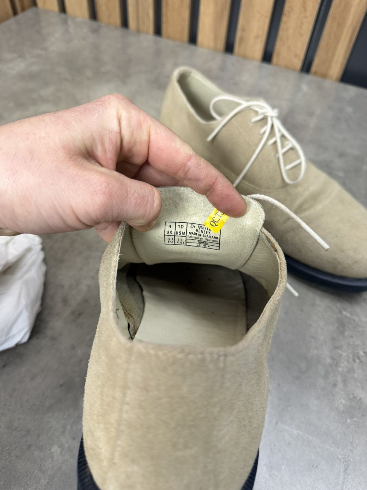 Dr. Martens Dr. Martens Henley Suede Derby Shoes Beige EU 43 US 10 Size US 9 / EU 42 - 17 Thumbnail