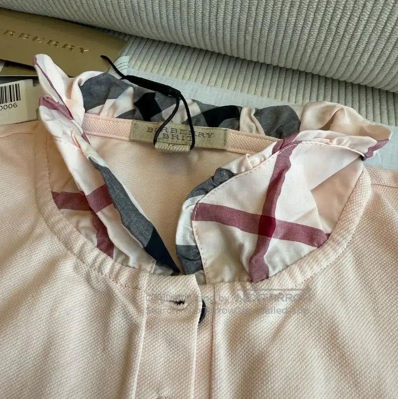 Burberry Burberry Pink Short Sleeve Logo Tee. Size XS / US 0-2 / IT 36-38 - 4 Thumbnail