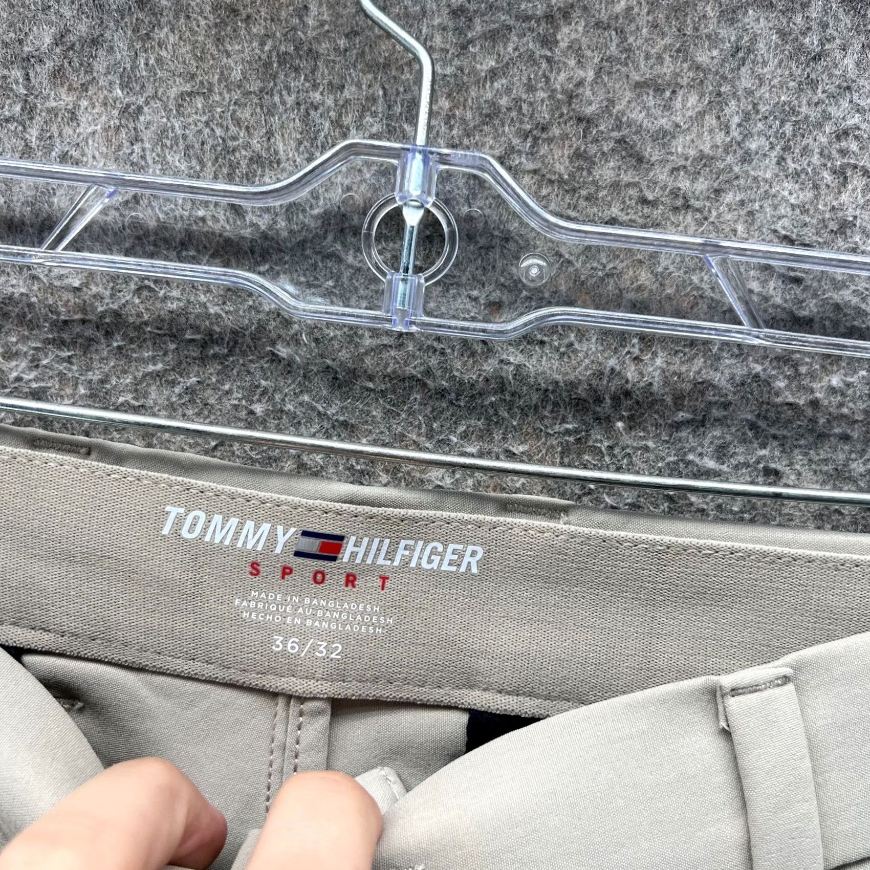 Tommy Hilfiger VINTAGE Tommy Hilfiger Dress Pants Mens 36x32 Beige Chino Tan Trouser Sport Khaki Suitwear Tight Silhouette Regular Mens Beige Chino Pants 90s? Size 36R - 5 Thumbnail