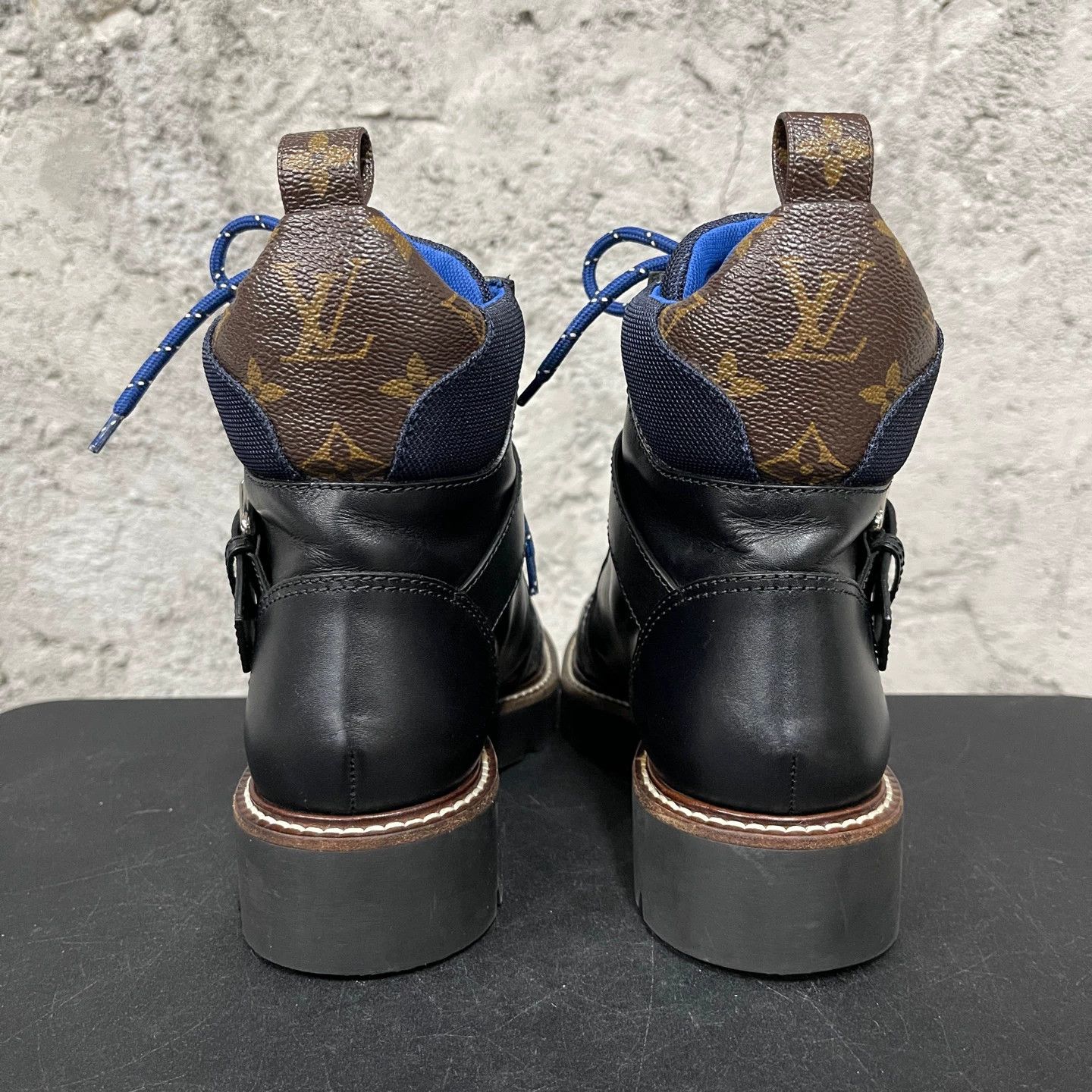 Louis Vuitton LV 37.5 pre-owned leather boots Size US 6.5 / IT 36.5 - 3 Thumbnail