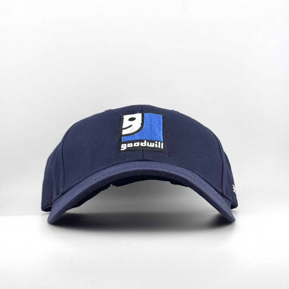 Vintage Vintage Goodwill Korean Logo Cap Navy Size ONE SIZE - 1 Thumbnail