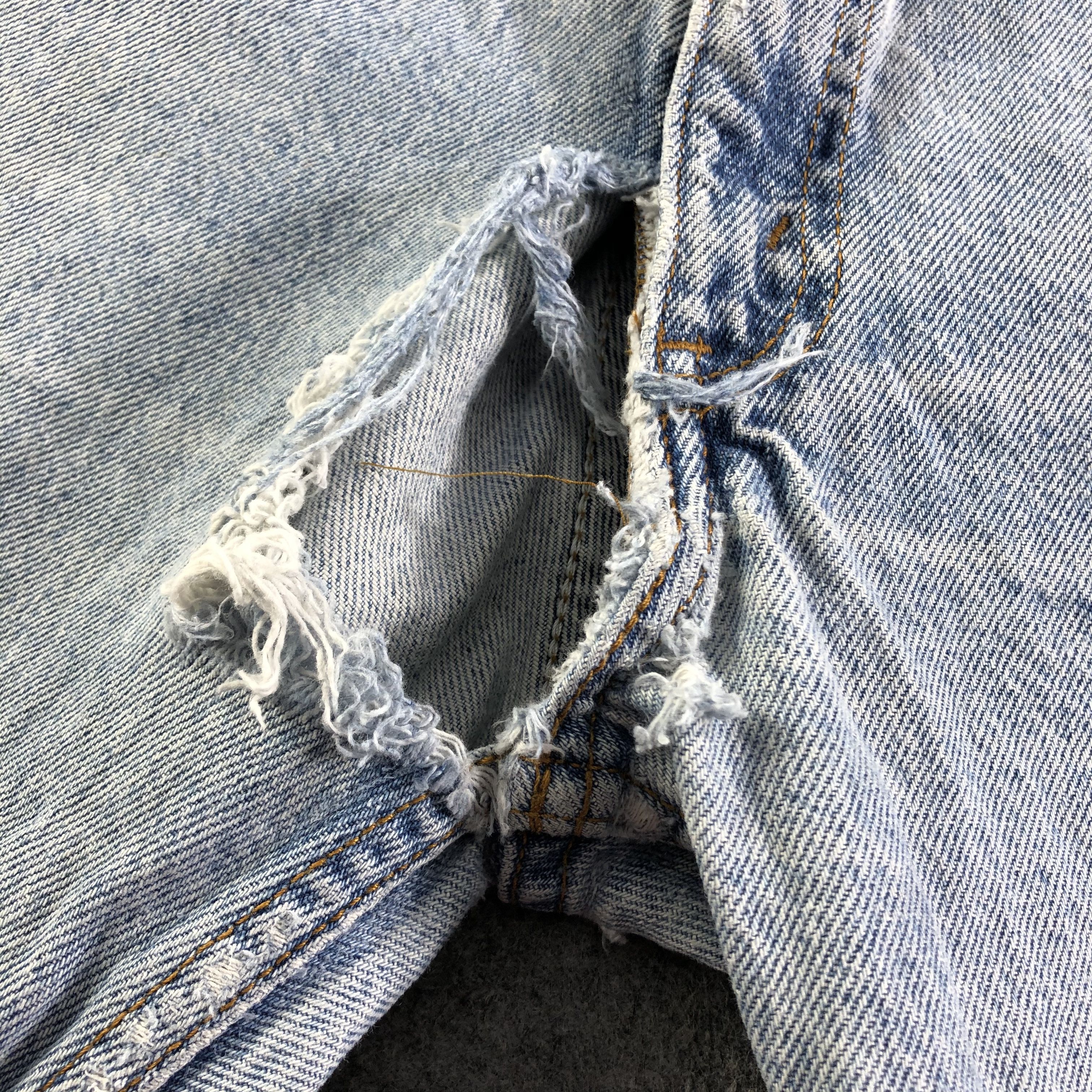 Levi's Vintage Light Wash Levis 505 Jeans-J3698 Size US 33 - 11 Thumbnail