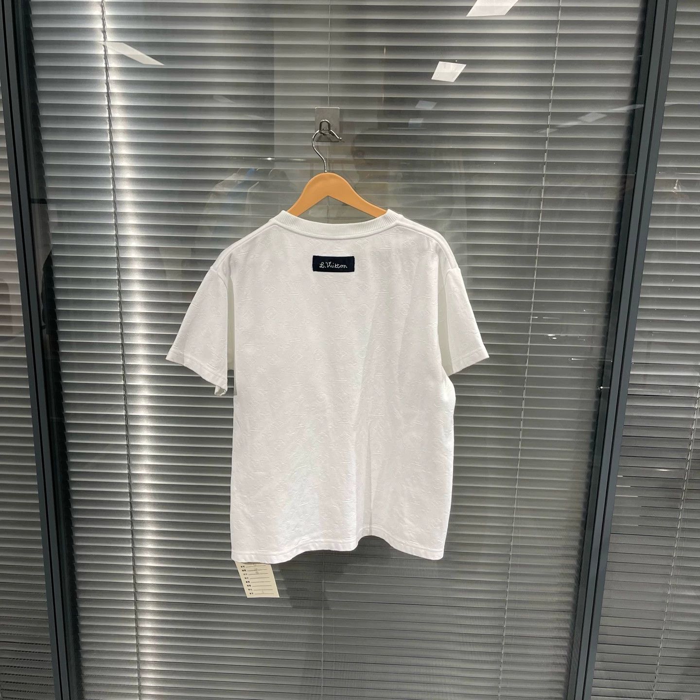Louis Vuitton LV white monkey doll short sleeve S 98new no tag Size US S / EU 44-46 / 1 - 2 Thumbnail