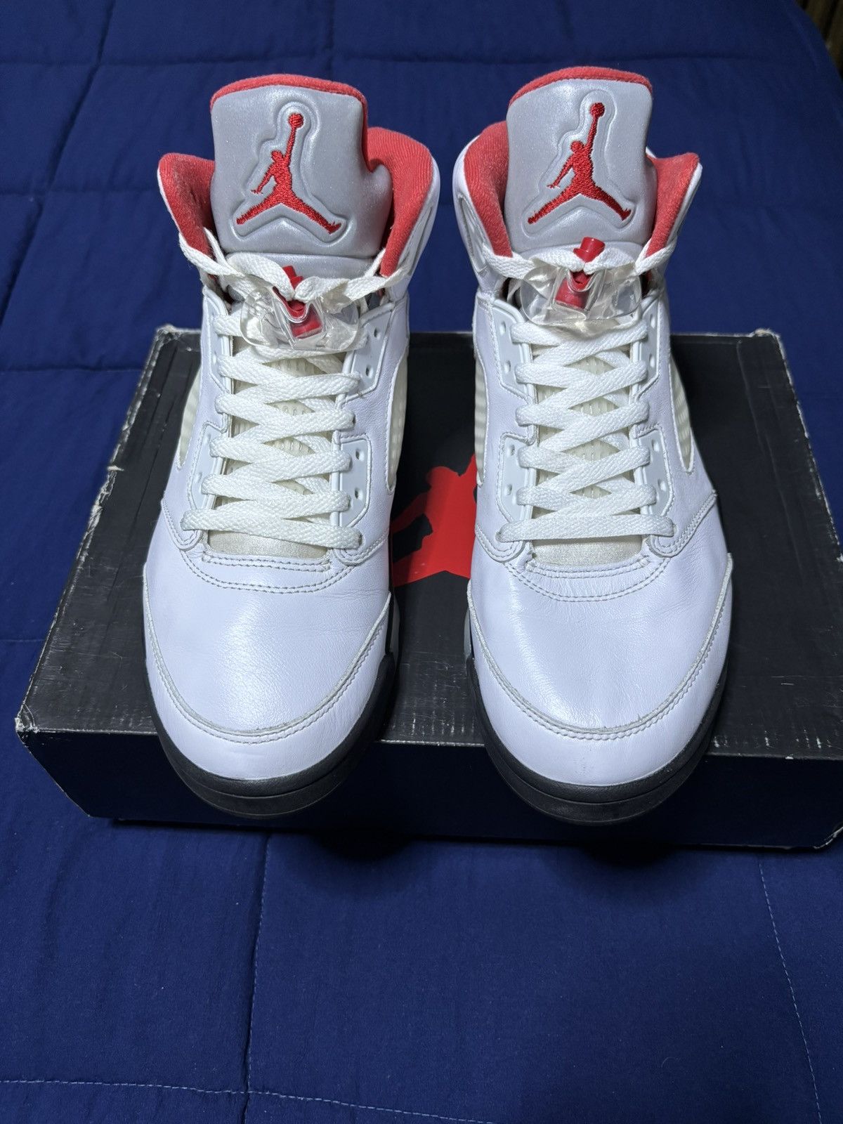 Jordan Brand Jordan 5 Retro White Fire Red 2020 Size 9.5 Size US 9.5 / EU 42-43 - 2 Thumbnail