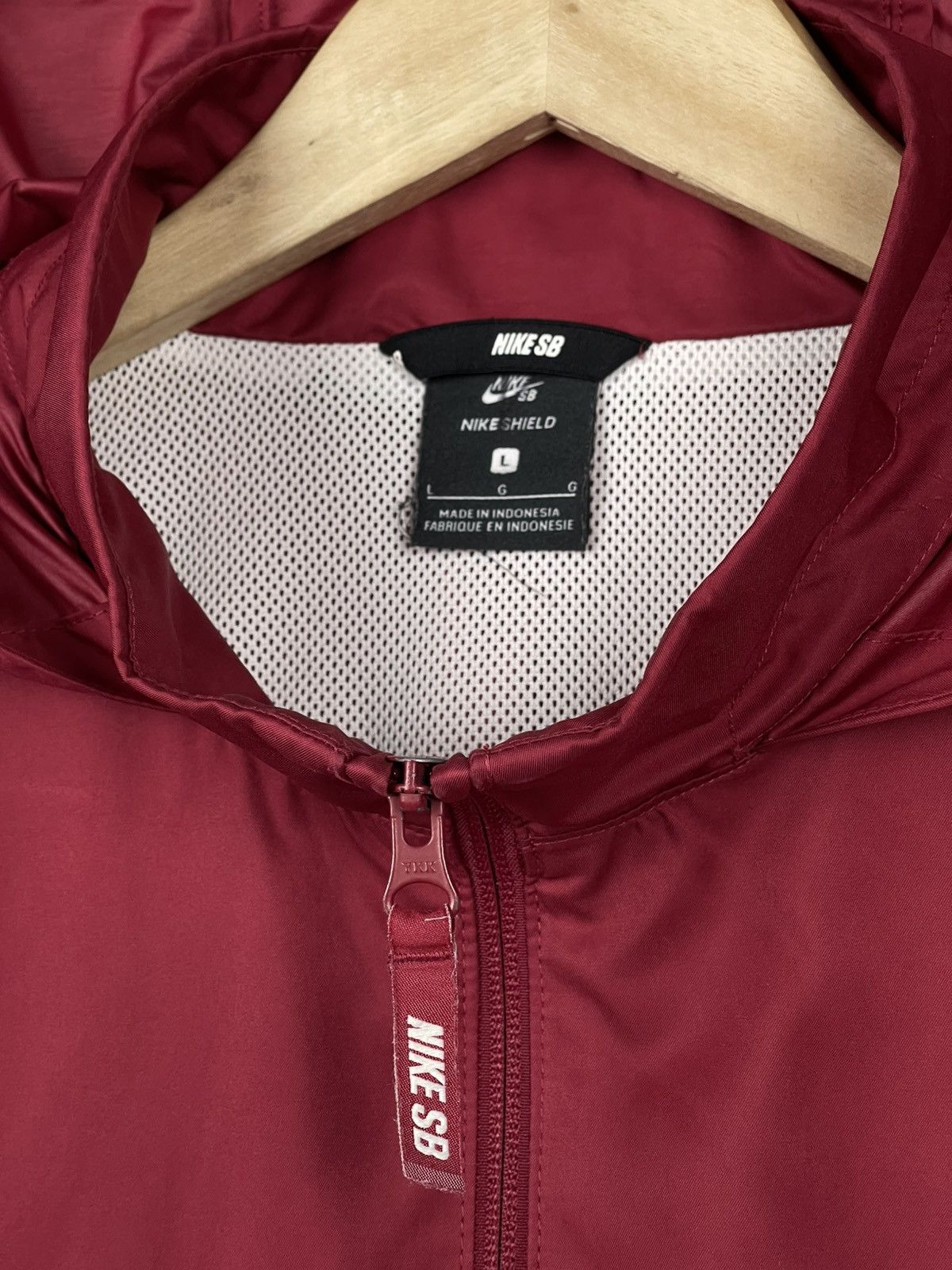 Nike SB Nike SB Windbreaker Hooded Skateboarding Jacket Men’s Size L Size US L / EU 52-54 / 3 - 6 Thumbnail