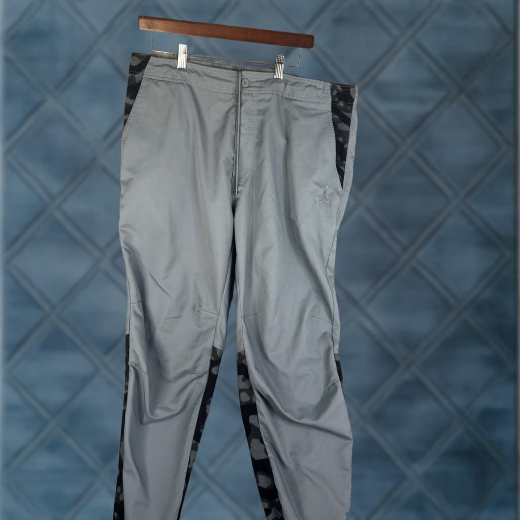 Jordan Brand Jordan Jogger Pants Mens 40 Gray Camouflage Panel Zip Pocket Elastic Cuff Tapered Leg Gym Training Size US 40 / EU 56 - 1 Thumbnail