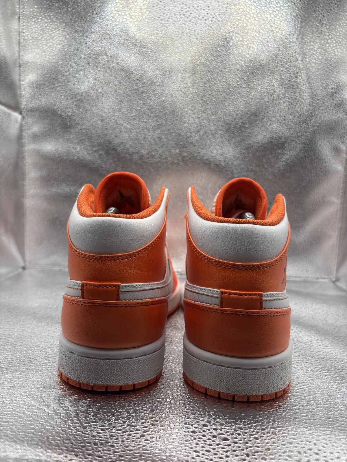 Jordan Brand Air Jordan 1 mid metallic orange Size US 7 / EU 40 - 4 Thumbnail