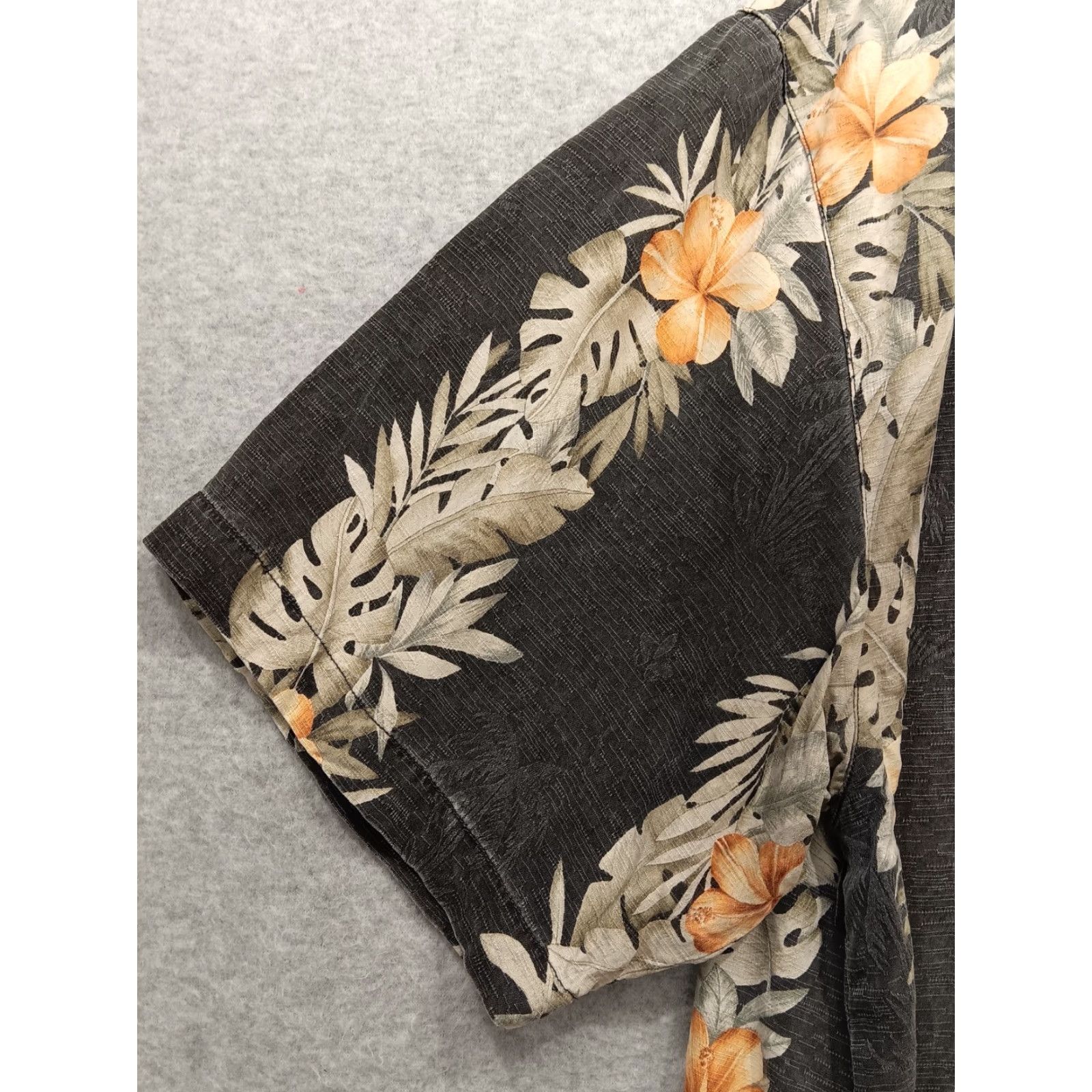 Tommy Bahama Tommy Bahama Shirt Mens XL Black 100% Silk Floral Tropical Short Sleeve Button-Up Casual, Travel, Party, Wedding Size US XL / EU 56 / 4 - 5 Thumbnail