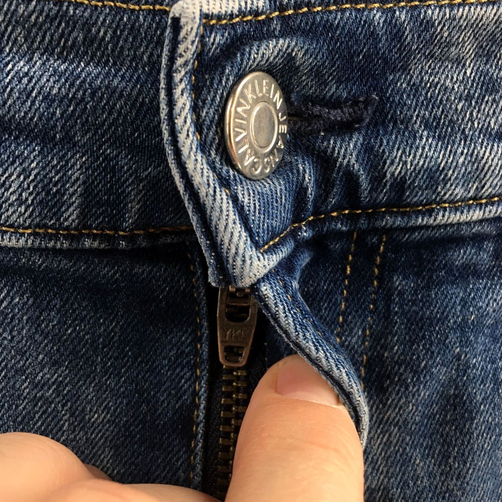 Calvin Klein Calvin Klein Bermuda Shorts Womens 33 Blue Denim Hi-Rise Cuffed Shorts Bermuda (Regular) Womens Buy Now Size 24" / US 00 / IT 34 - 7 Thumbnail