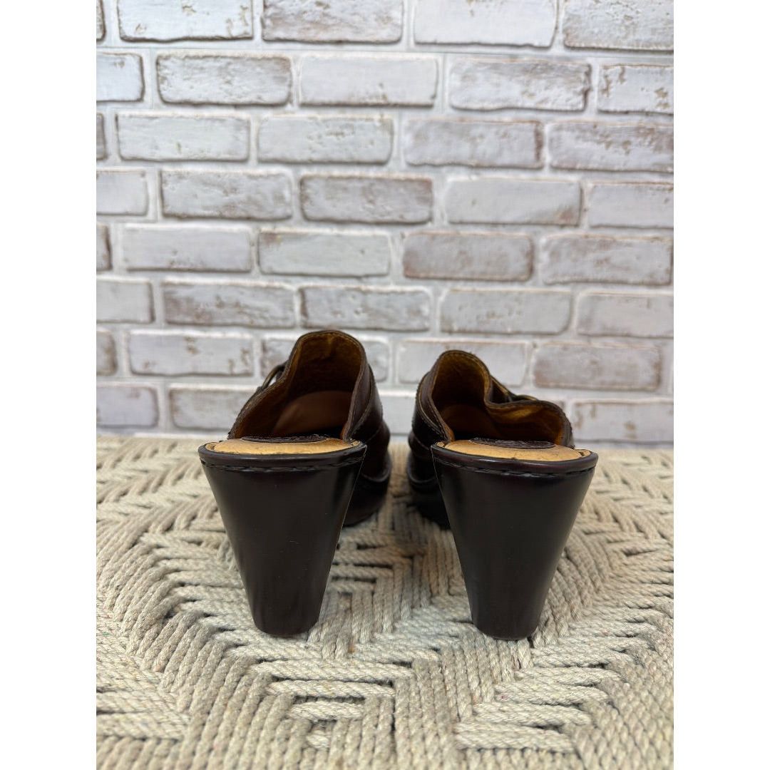 Born Born Clogs, Brown, 9, Used - Excellent Size US 9 / IT 39 - 4 Thumbnail