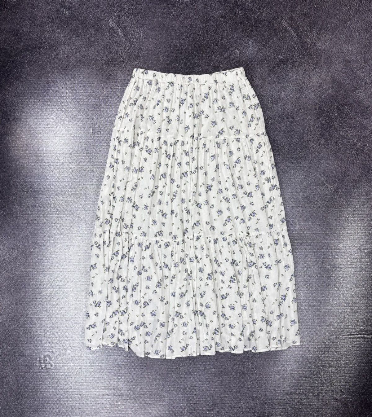 Alice + Olivia Alice + Olivia NWT Georgia Sea Floral Tiered Maxi Skirt Size 30" / US 8 / IT 44 - 1 Thumbnail