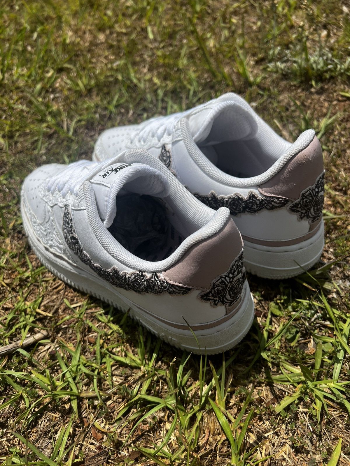 Nike CLEAN Nike AF1 Low size 8.5 Mens Doernbecher 2019 Air Force Size US 8.5 / EU 41-42 - 8 Thumbnail