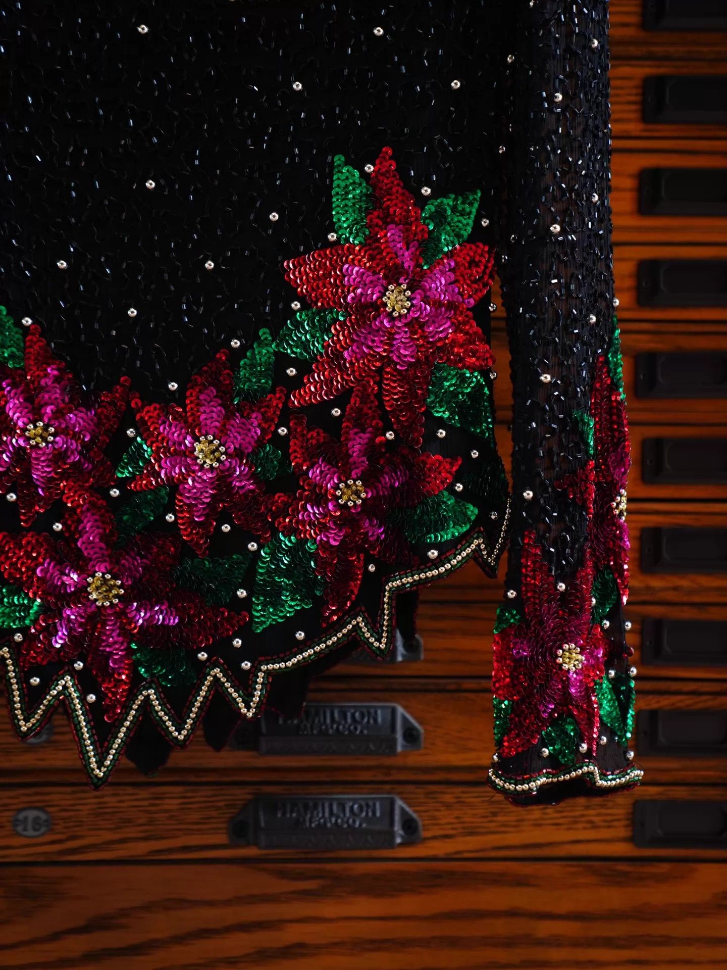 Other Vtg Black Silk Beaded Pearl Floral Embroidered Top Size M / US 6-8 / IT 42-44 - 4 Thumbnail