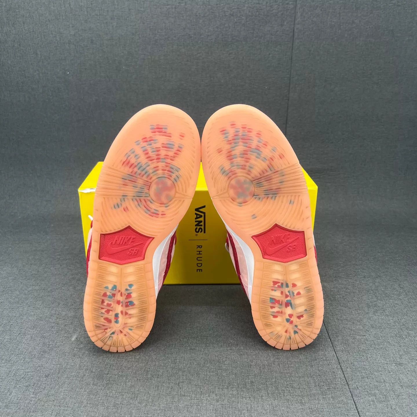 Nike Nike Dunk SB Valentine's 42 Worn 2-3x Oxidation Size US 9 / EU 42 - 6 Thumbnail