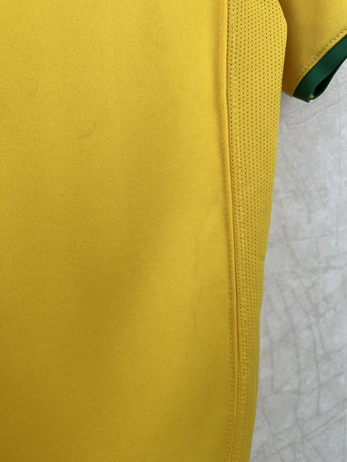 Nike Hype Nike Brazil Robinho #11 Y2K Jersey 00s Size US L / EU 52-54 / 3 - 18 Thumbnail