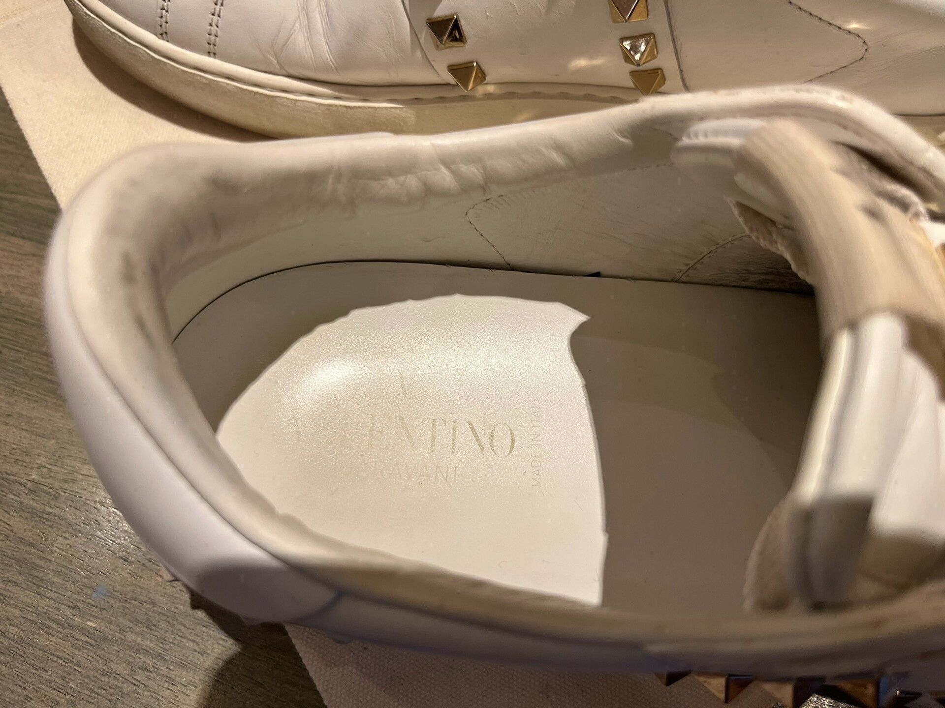 Valentino Valentino Classic Gold Stud White Sneakers Size US 7 / EU 40 - 3 Thumbnail