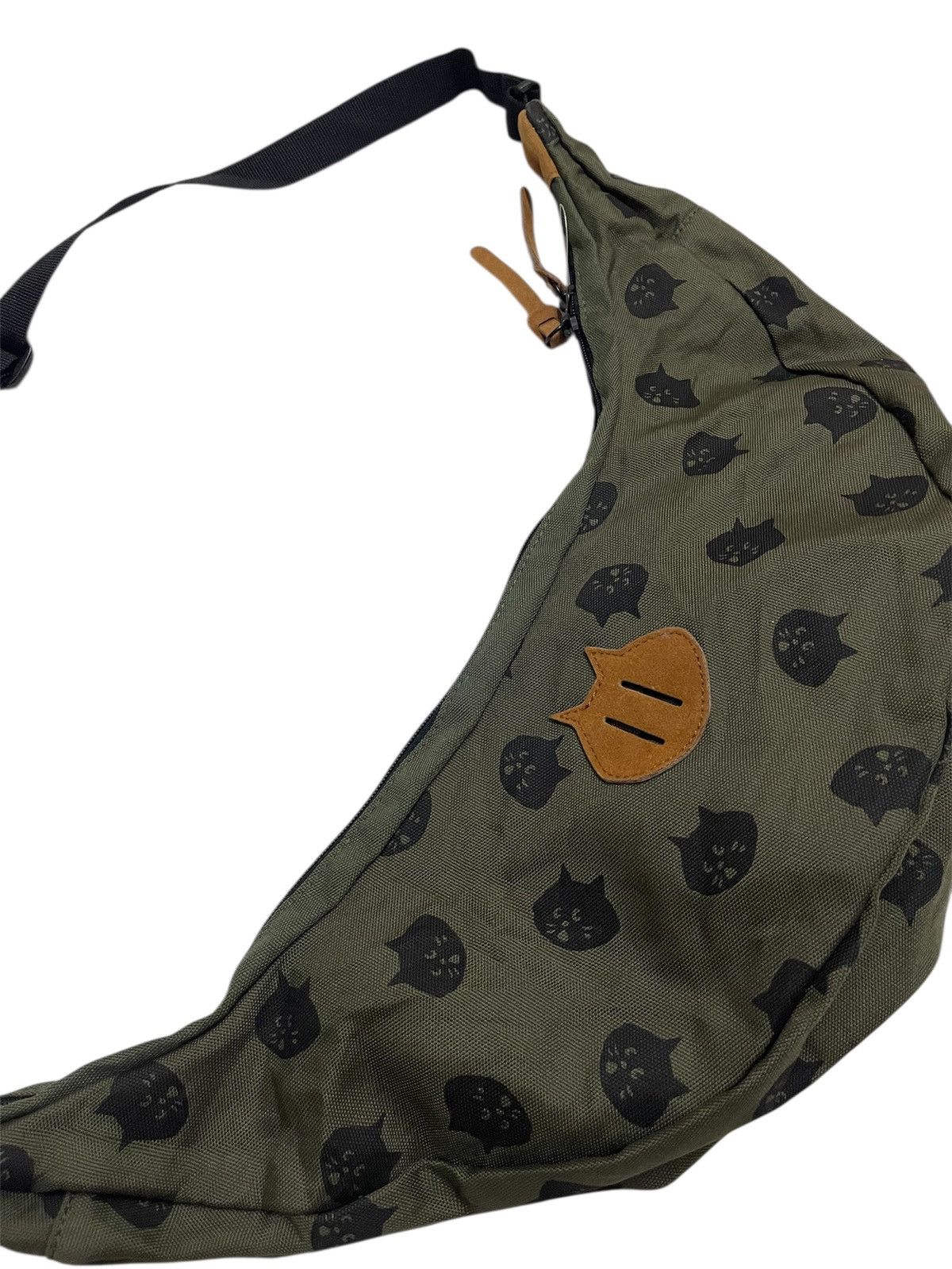 Ne-Net Vintage Ne-Net Banana Sling Bag ISSEY MIYAKE Label Size ONE SIZE - 2 Thumbnail