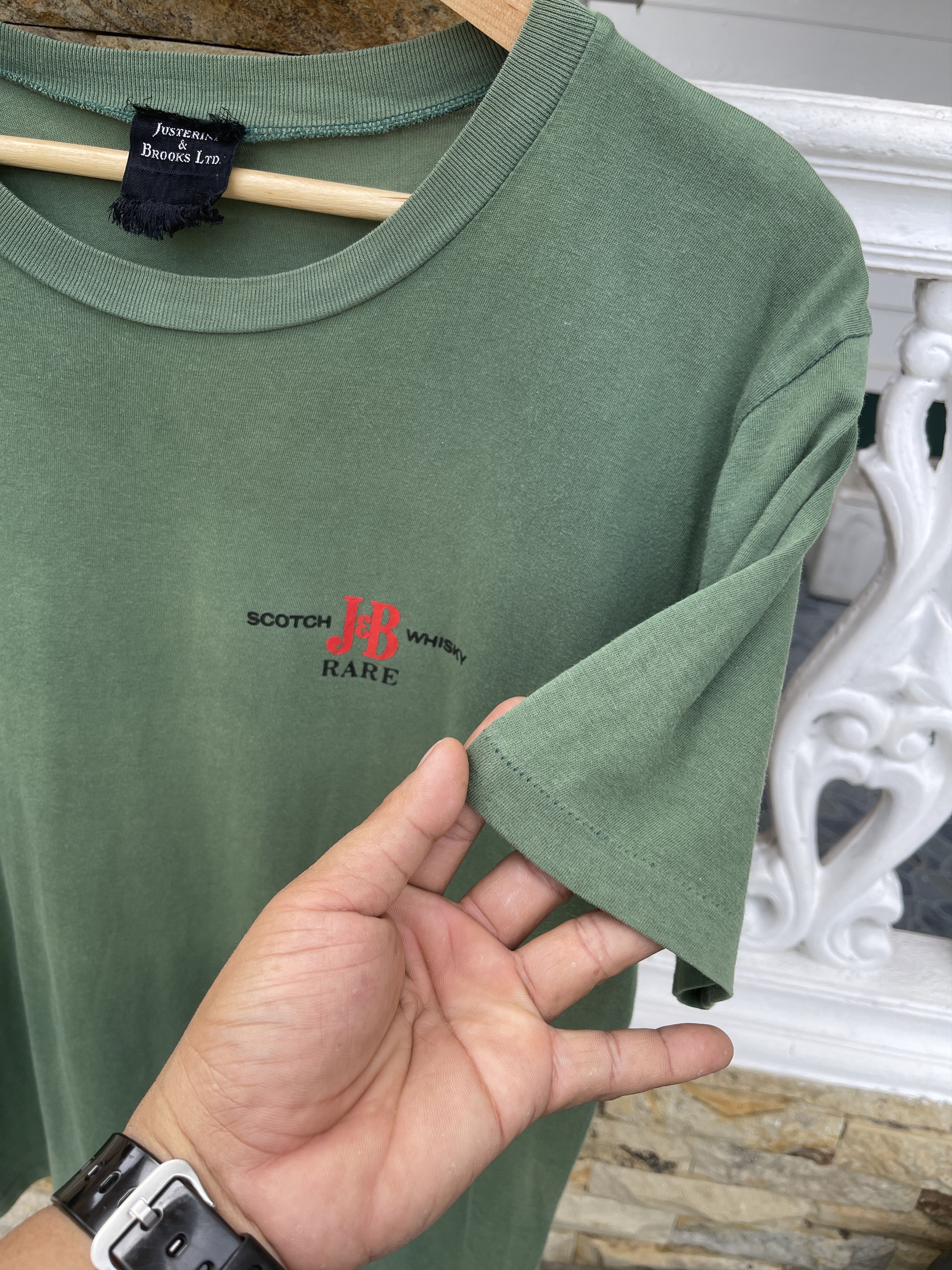 Vintage Last Drop🔥Rare🔥Vintage J&B Scotch Whiskey Logo T-Shirt Size US M / EU 48-50 / 2 - 7 Thumbnail
