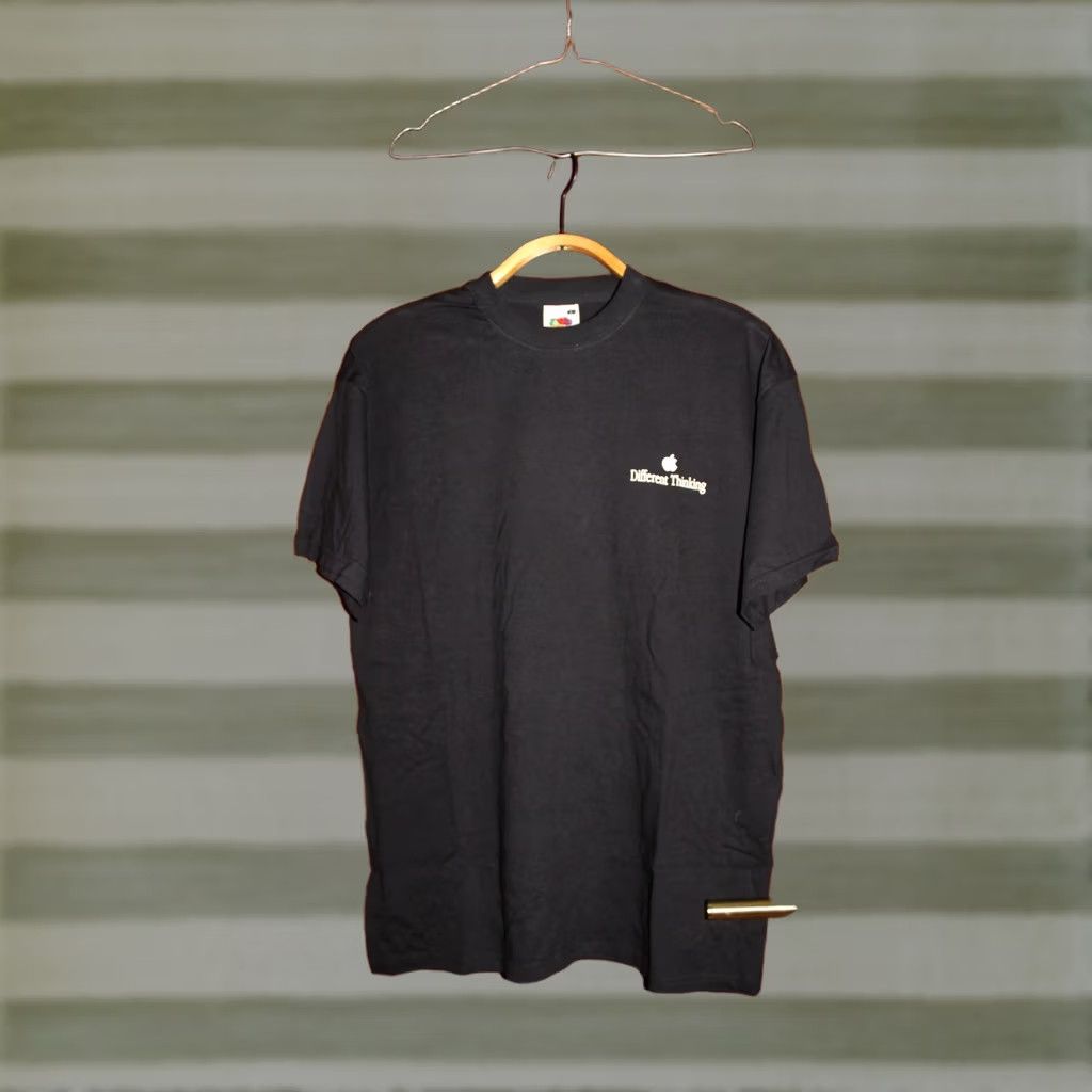 Fruit Of The Loom VINTAGE Apple Different Thinking I'm a Mac Rebel !! T-Shirt Mens L Black Size US L / EU 52-54 / 3 - 1 Thumbnail