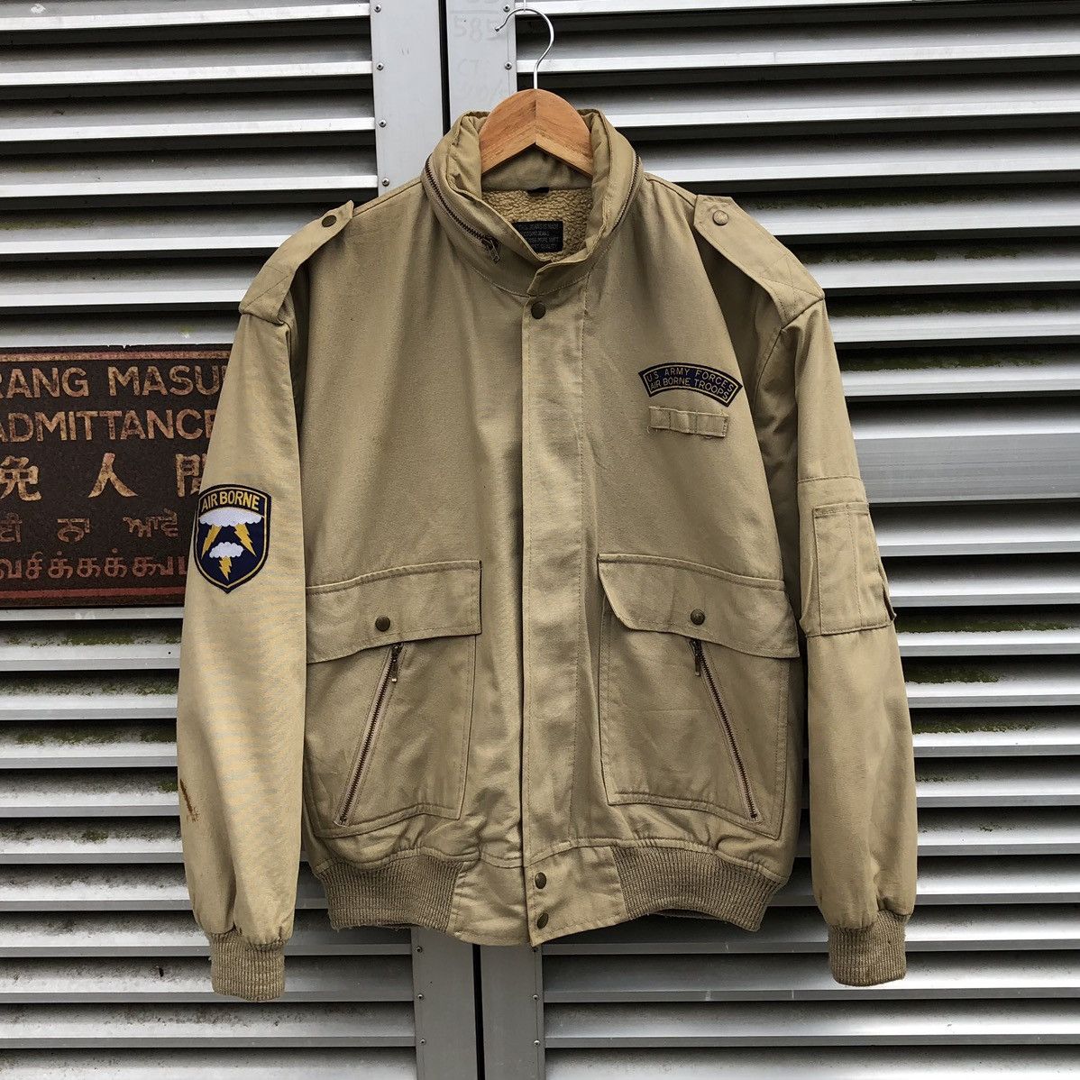 Vintage Vintage Cosmo Jeans Airbone Military Bomber Jacket Size US L / EU 52-54 / 3 - 18 Thumbnail