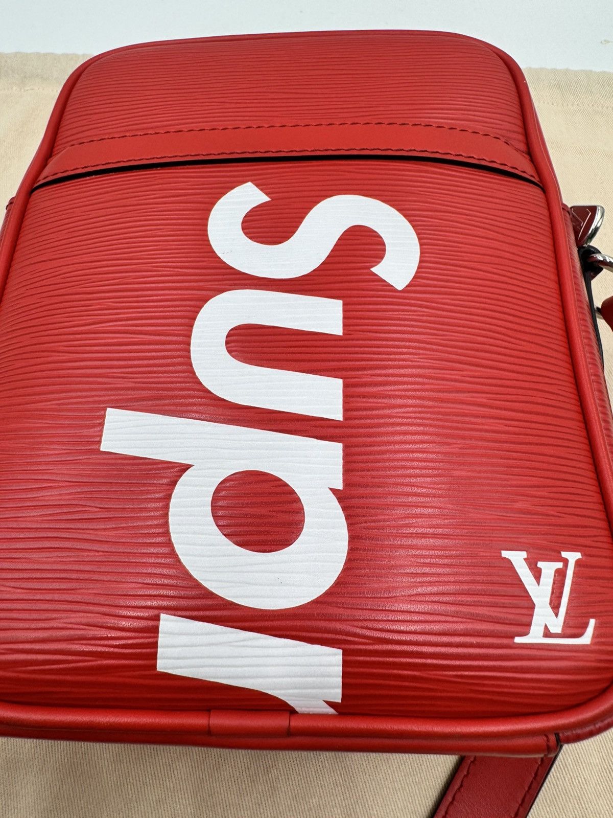 Louis Vuitton × Supreme Louis Vuitton X Supreme Epi Danube Pm Red Sling Bag Size 30 - 5 Thumbnail
