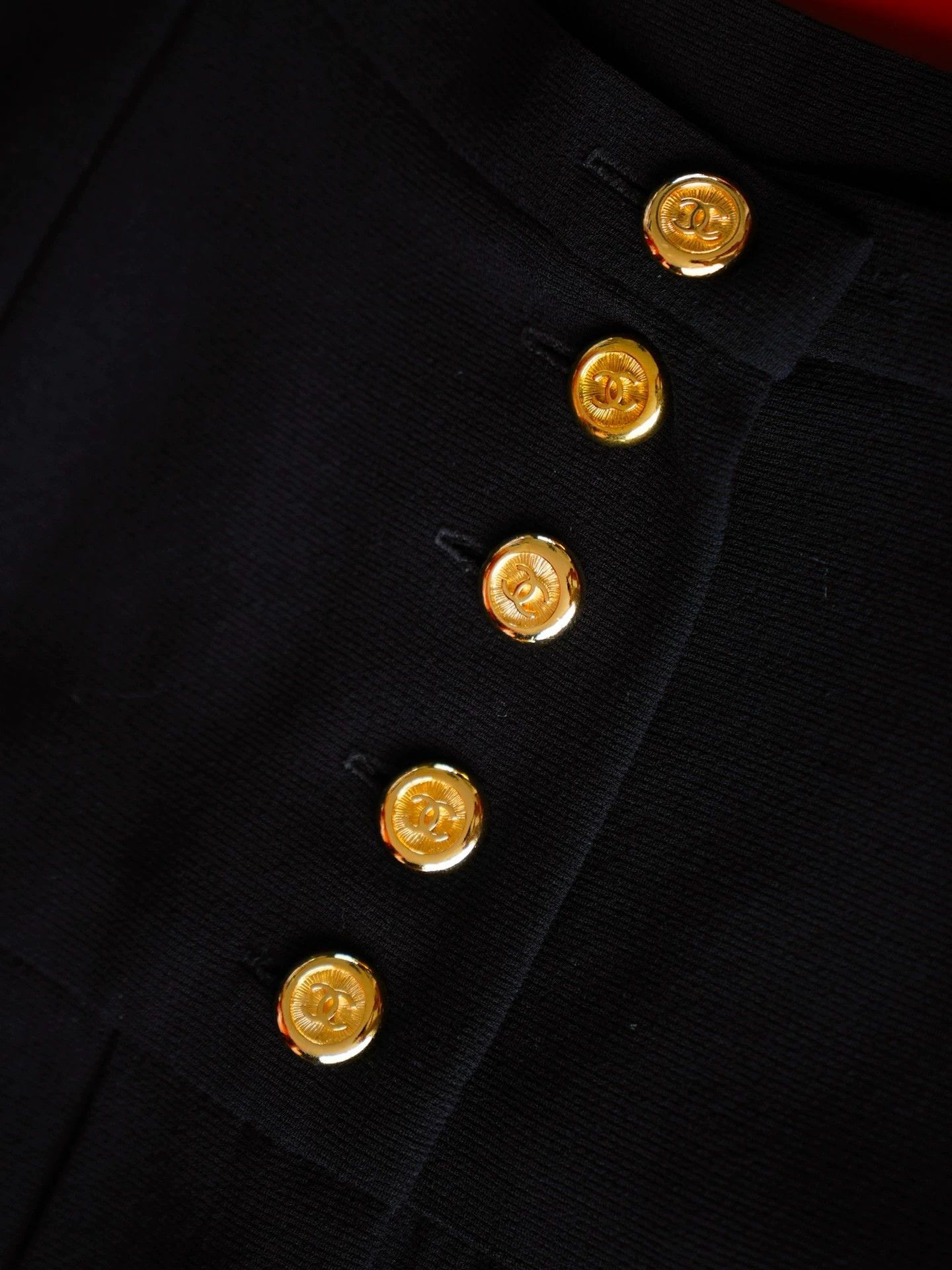 Chanel Chanel Vintage Black Gold Pleats Skirt CC Buttons Size 27" / US 4 / IT 40 - 3 Thumbnail