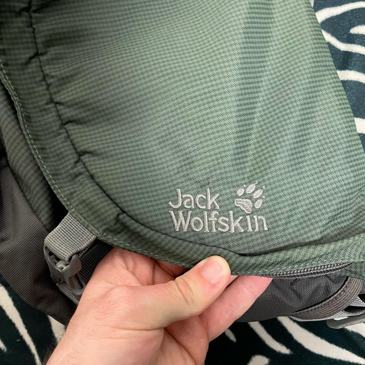Jack Wolfskin × Vintage Jack Wolfskin Vintage Outdoor Messenger Bag Size OS Size ONE SIZE - 4 Thumbnail