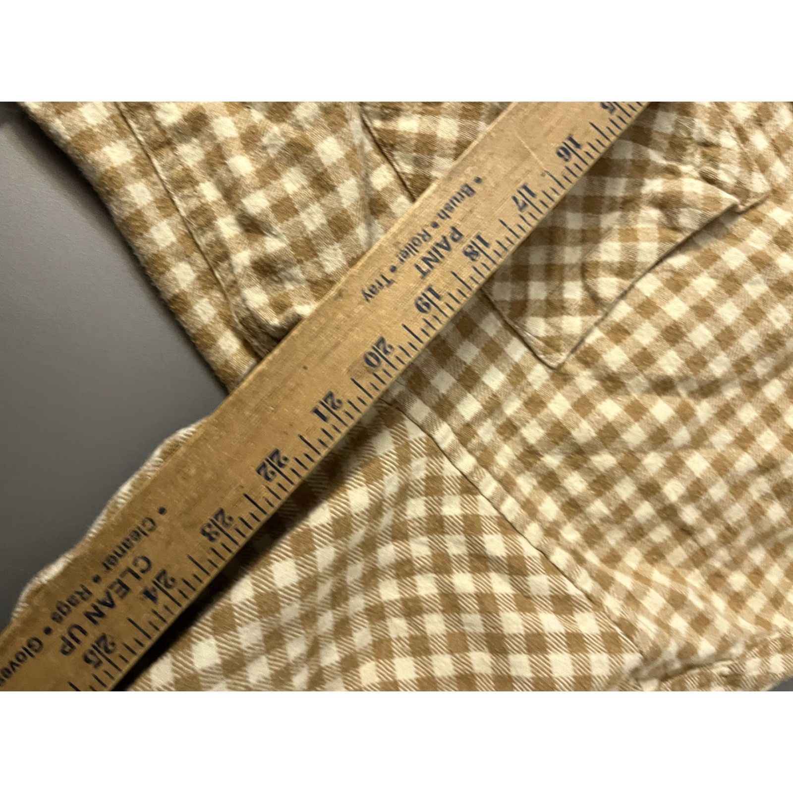 H&M H&M Mens Size Medium Relaxed Fit Brown Gingham Button-Up Shirt Shirt Men's Button-Up Brown White Casual Classic Cotton Long Sleeve Vintage: No Size US M / EU 48-50 / 2 - 5 Thumbnail