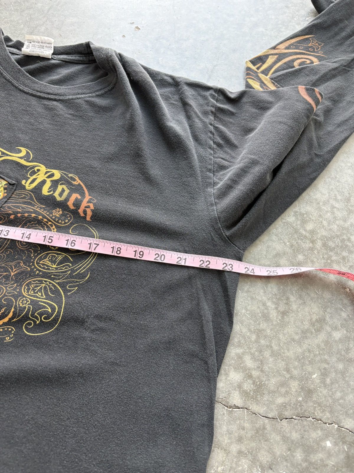 Vintage Vintage Y2K Hard Rock Cafe London Longsleeve Tee Size US L / EU 52-54 / 3 - 6 Thumbnail